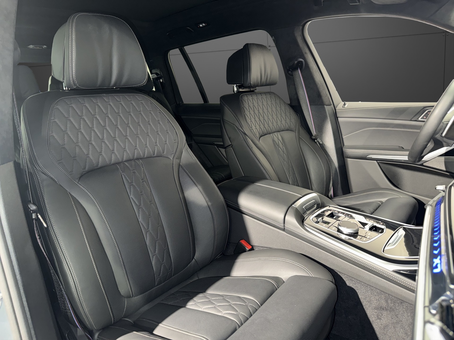 BMW X7 40i xDrive M Sport-image-17