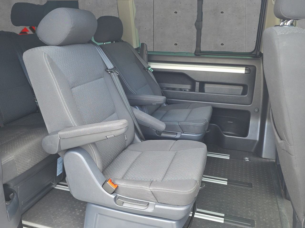 VW T6 California 2.0 TDI Beach Liberty-image-8