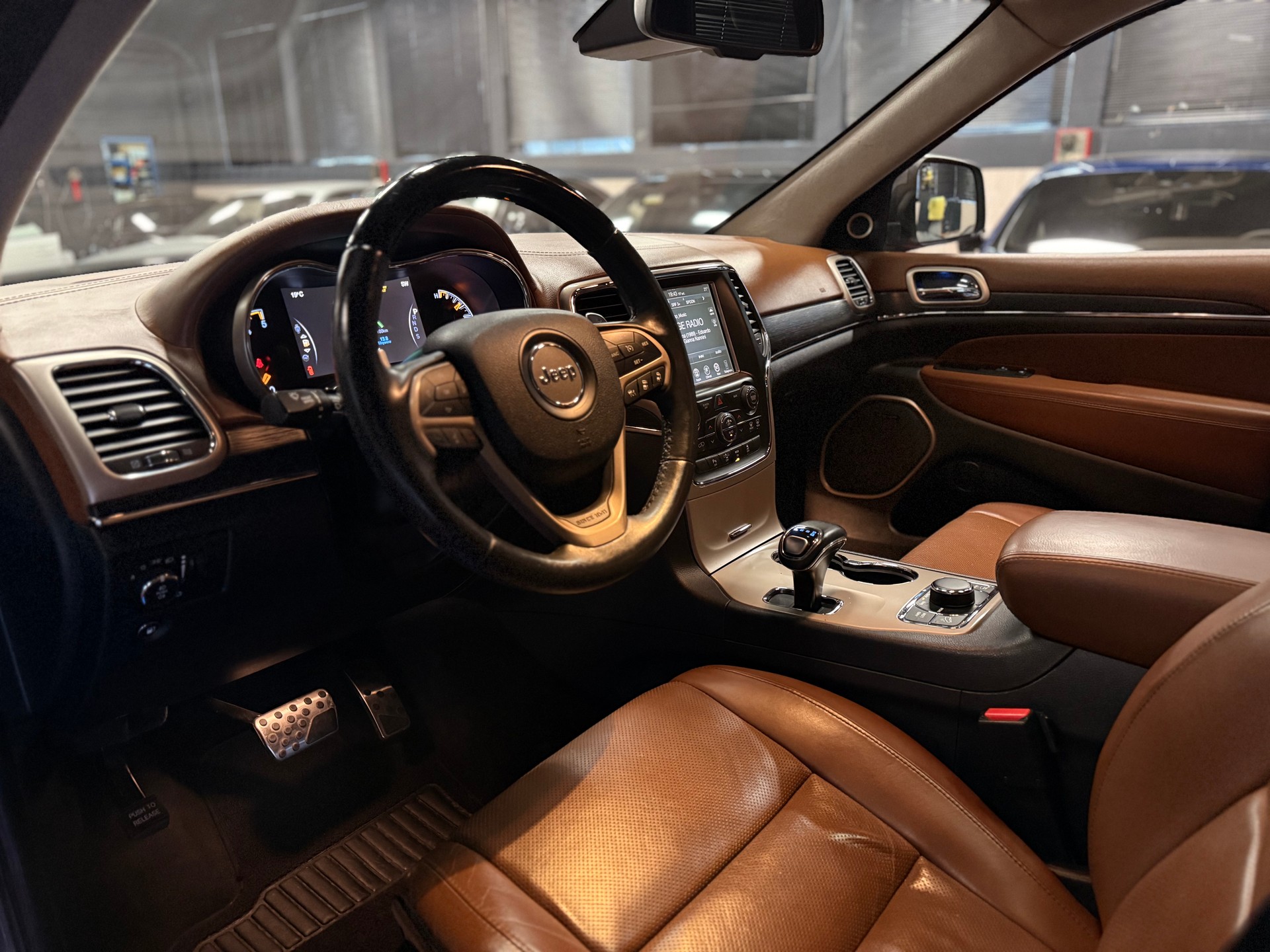 JEEP Grand Cherokee 3.0 CRD Summit / ** Frisch ab MFK & Service - Vollausstattung **-image-10
