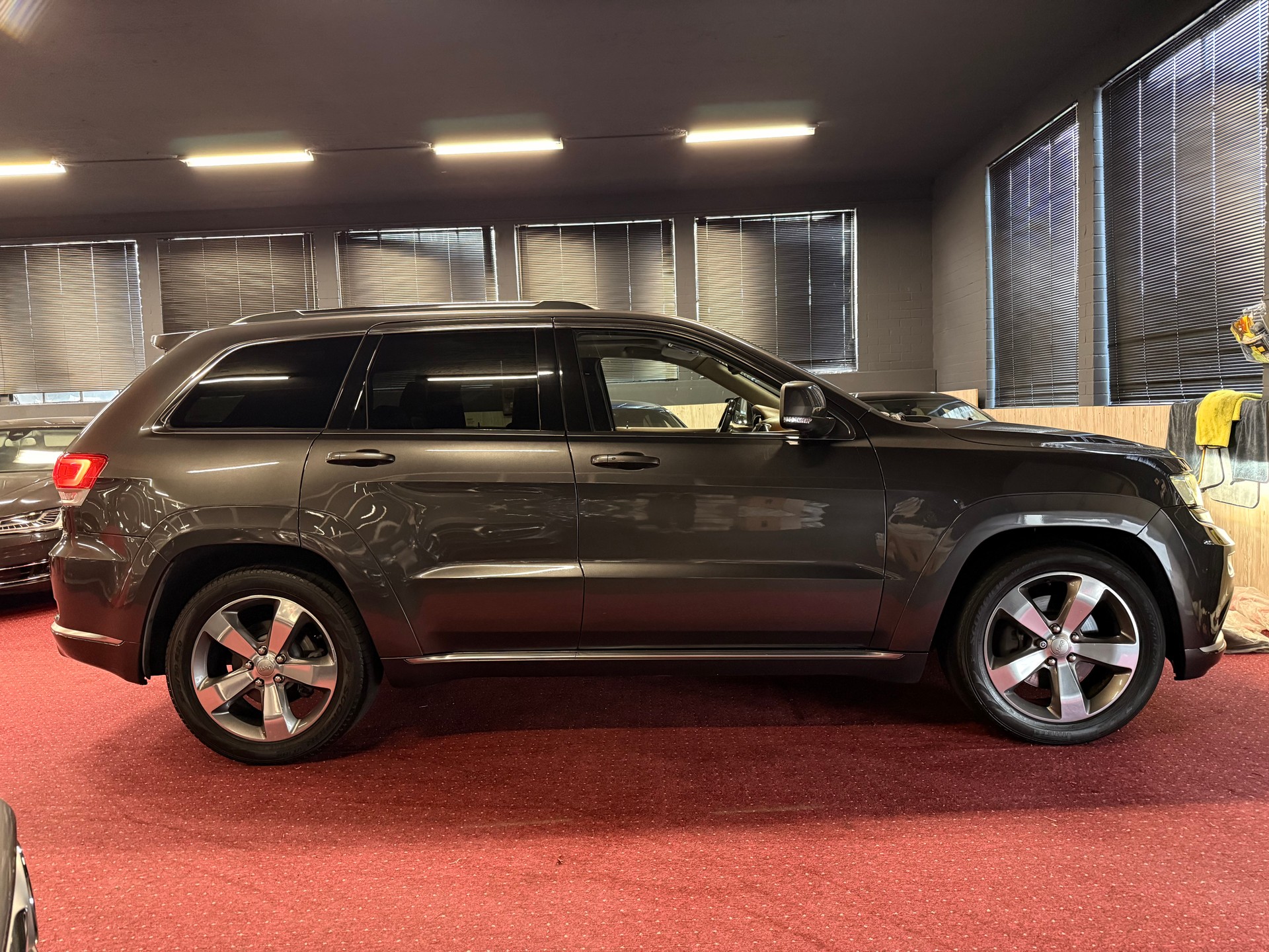 JEEP Grand Cherokee 3.0 CRD Summit / ** Frisch ab MFK & Service - Vollausstattung **-image-4