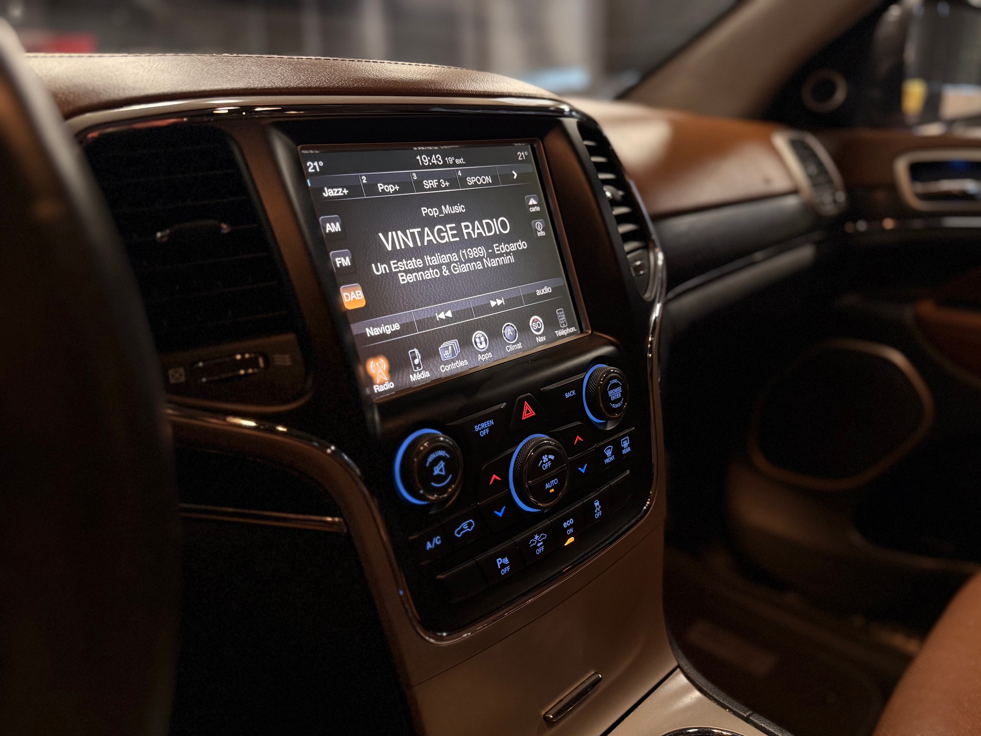 JEEP Grand Cherokee 3.0 CRD Summit / ** Frisch ab MFK & Service - Vollausstattung **-image-14