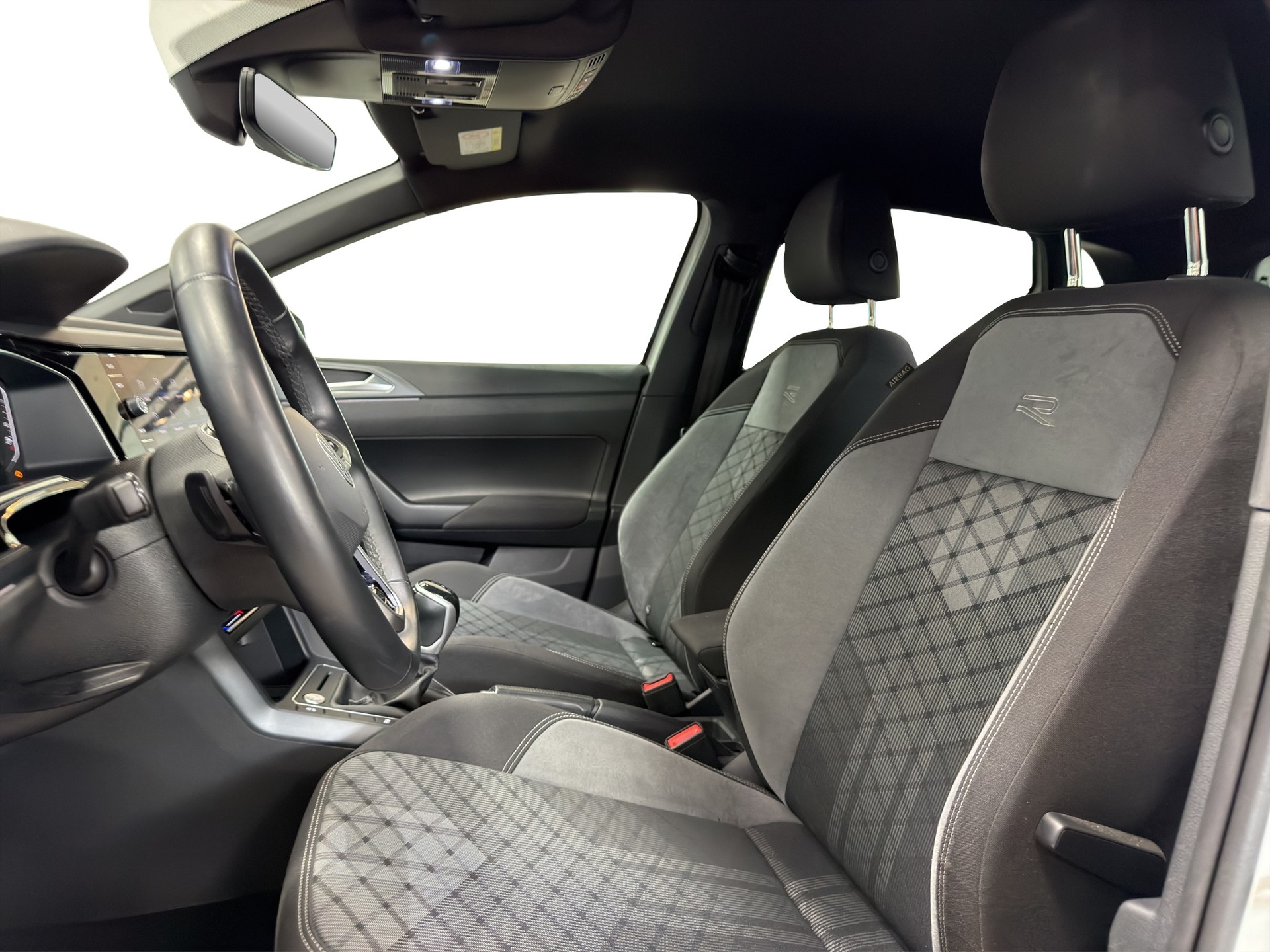 VW Polo 1.0 TSI R-Line DSG-image-21