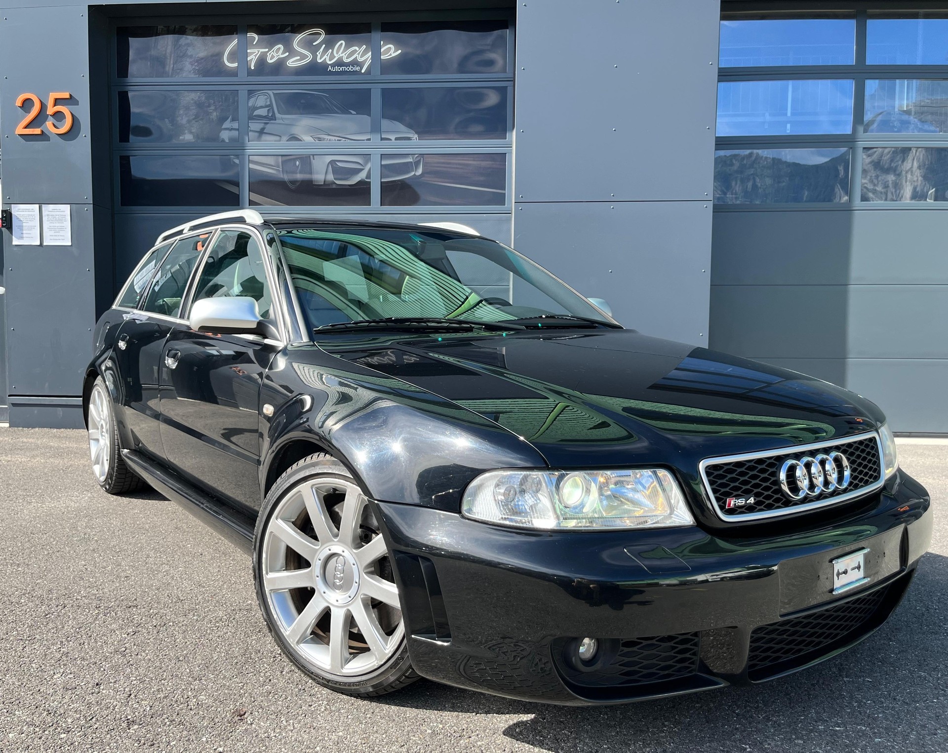 AUDI RS4 Avant quattro-image-17