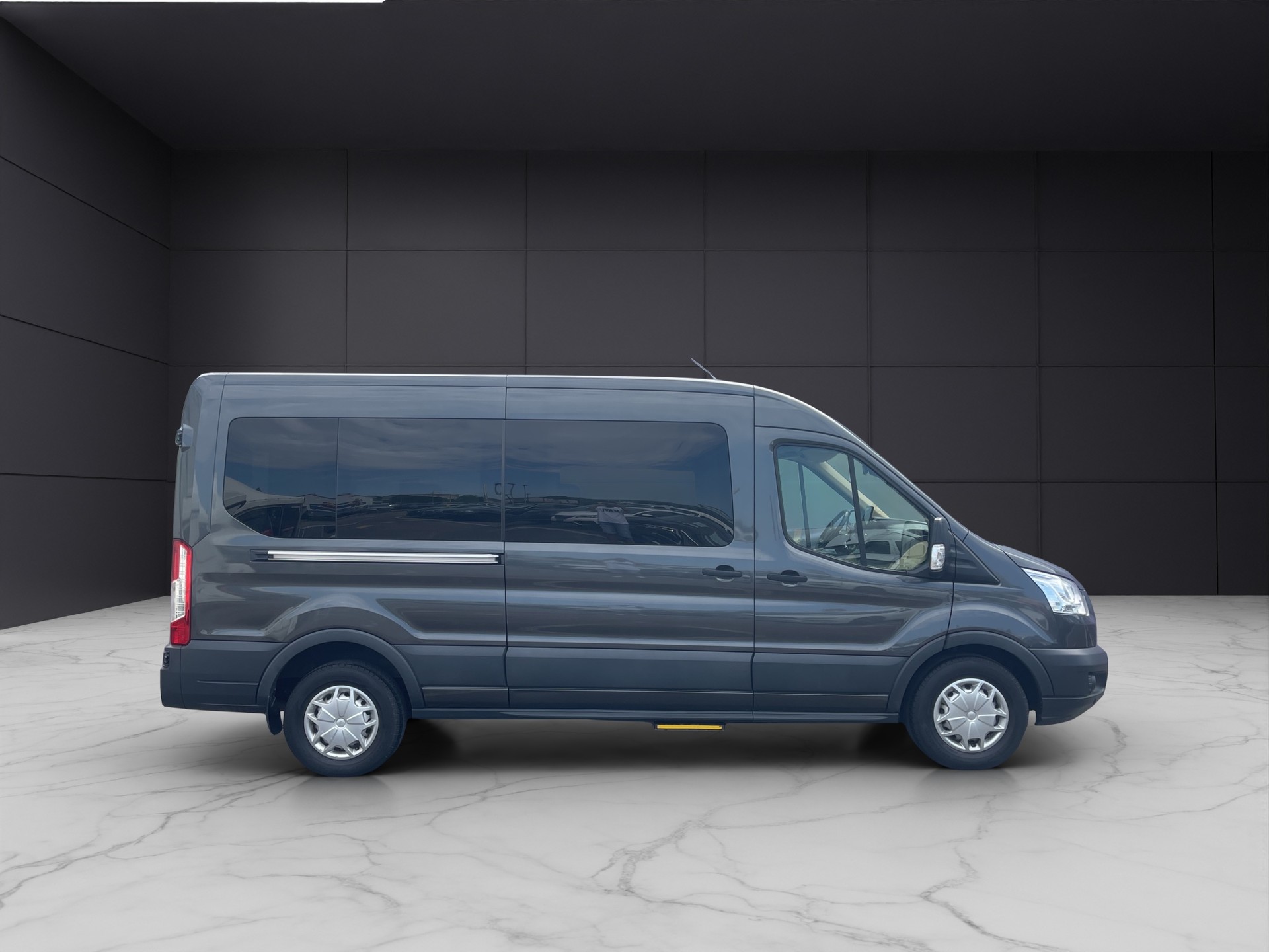 FORD Transit 9 Plätze-image-6