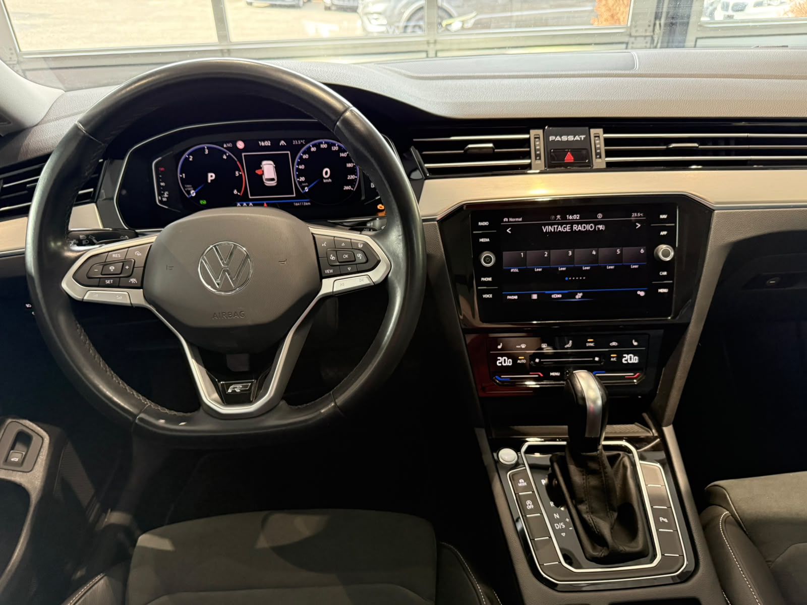 VW Passat 2.0 TDI BMT R-Line 4Motion DSG-image-13