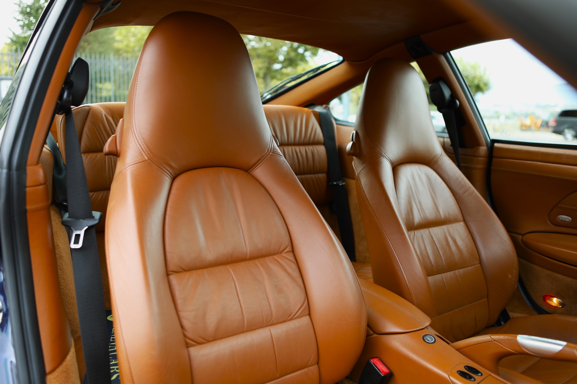 PORSCHE 911 Turbo 996 Exclusive ( Lapisblau / Natural Brown )-image-4