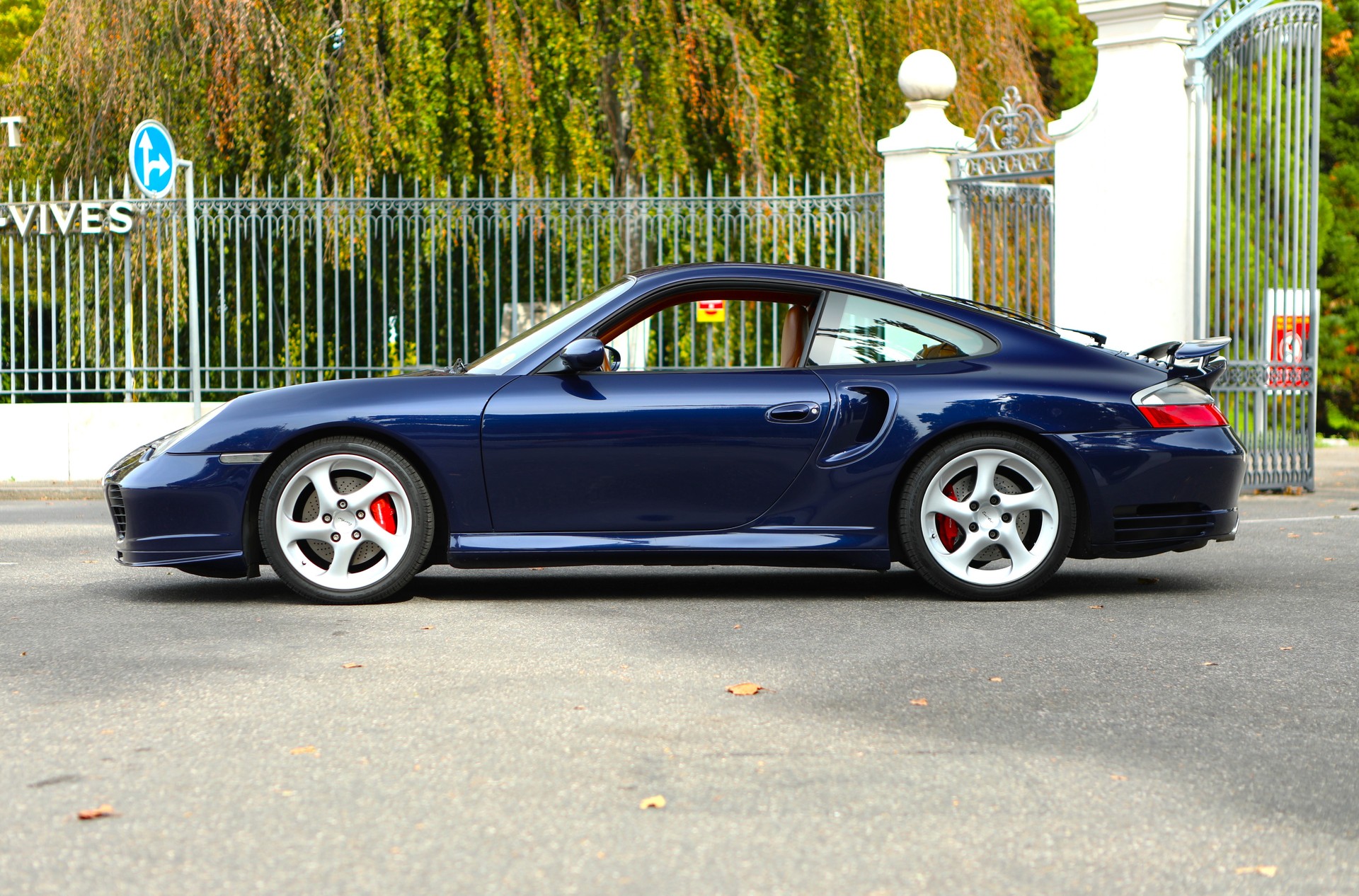 PORSCHE 911 Turbo 996 Exclusive ( Lapisblau / Natural Brown )-image-9
