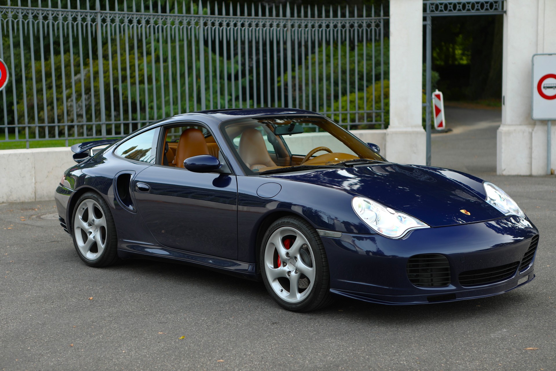 PORSCHE 911 Turbo 996 Exclusive ( Lapisblau / Natural Brown )-image-13
