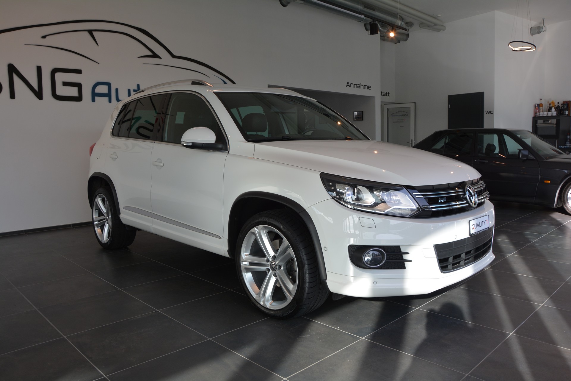 VW Tiguan 2.0 TDI BlueMotion R-Line 4Motion DSG-image-7