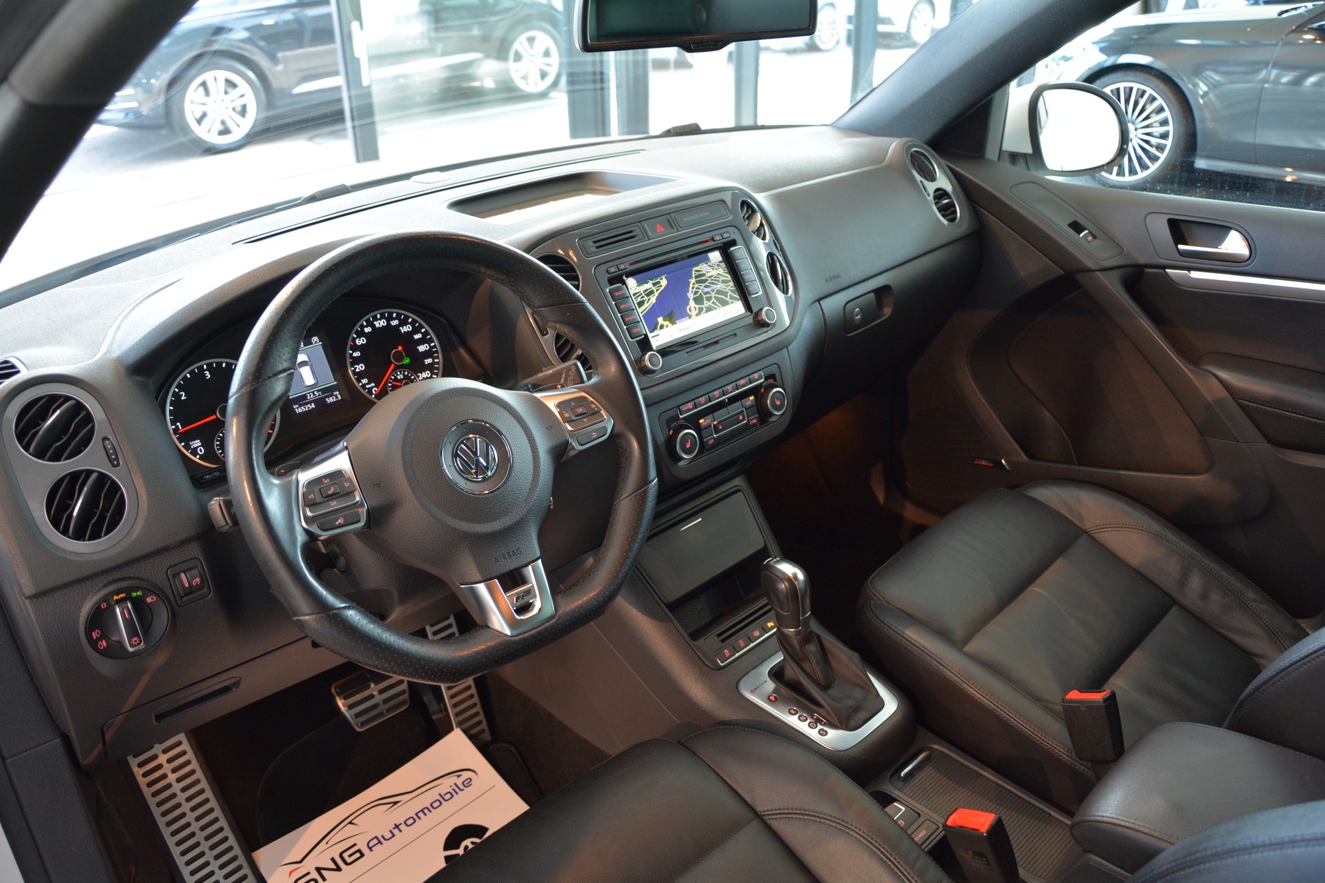 VW Tiguan 2.0 TDI BlueMotion R-Line 4Motion DSG-image-9
