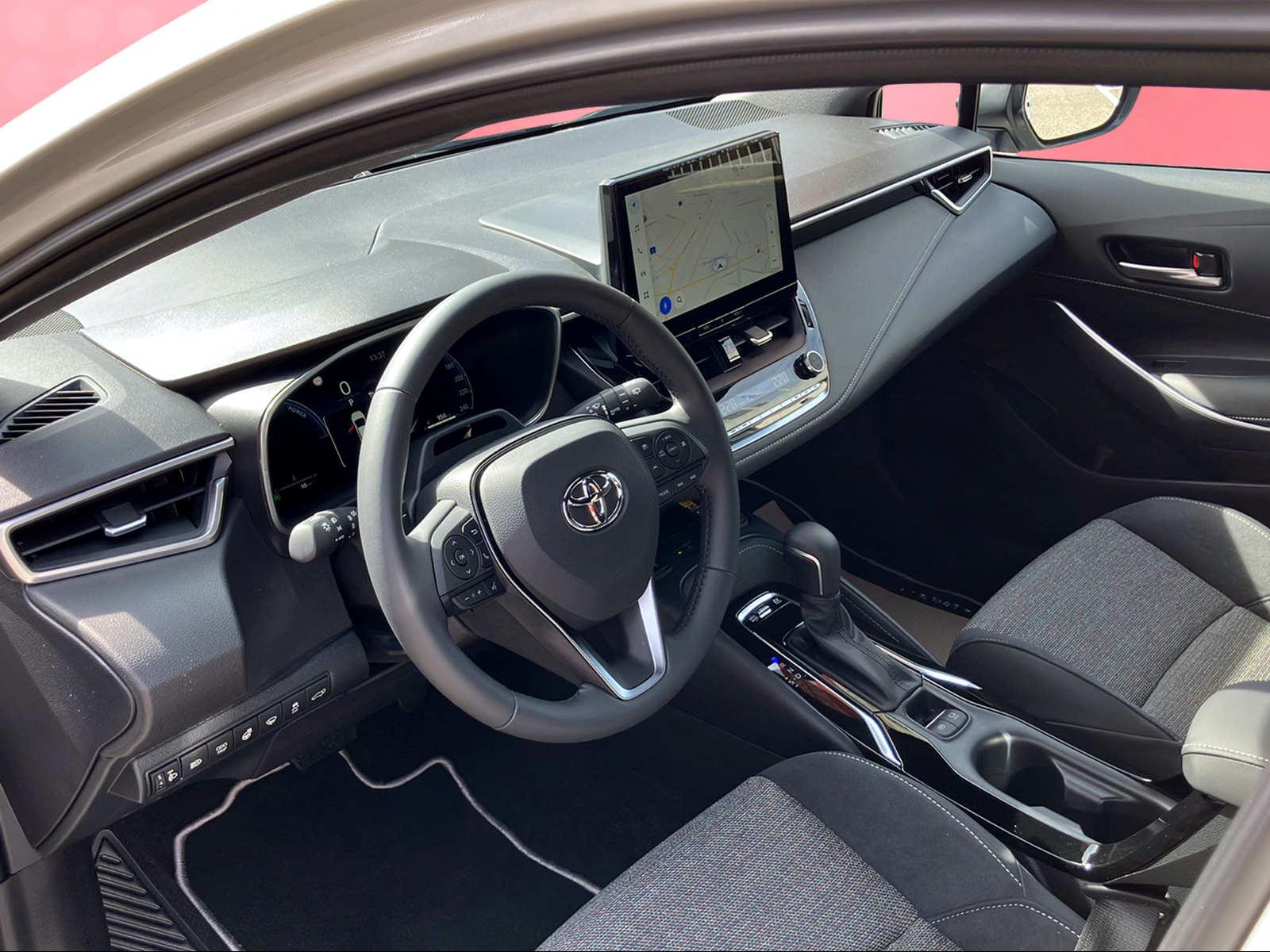 TOYOTA Corolla Touring Sports 2.0 HSD Swiss Edition-image-4