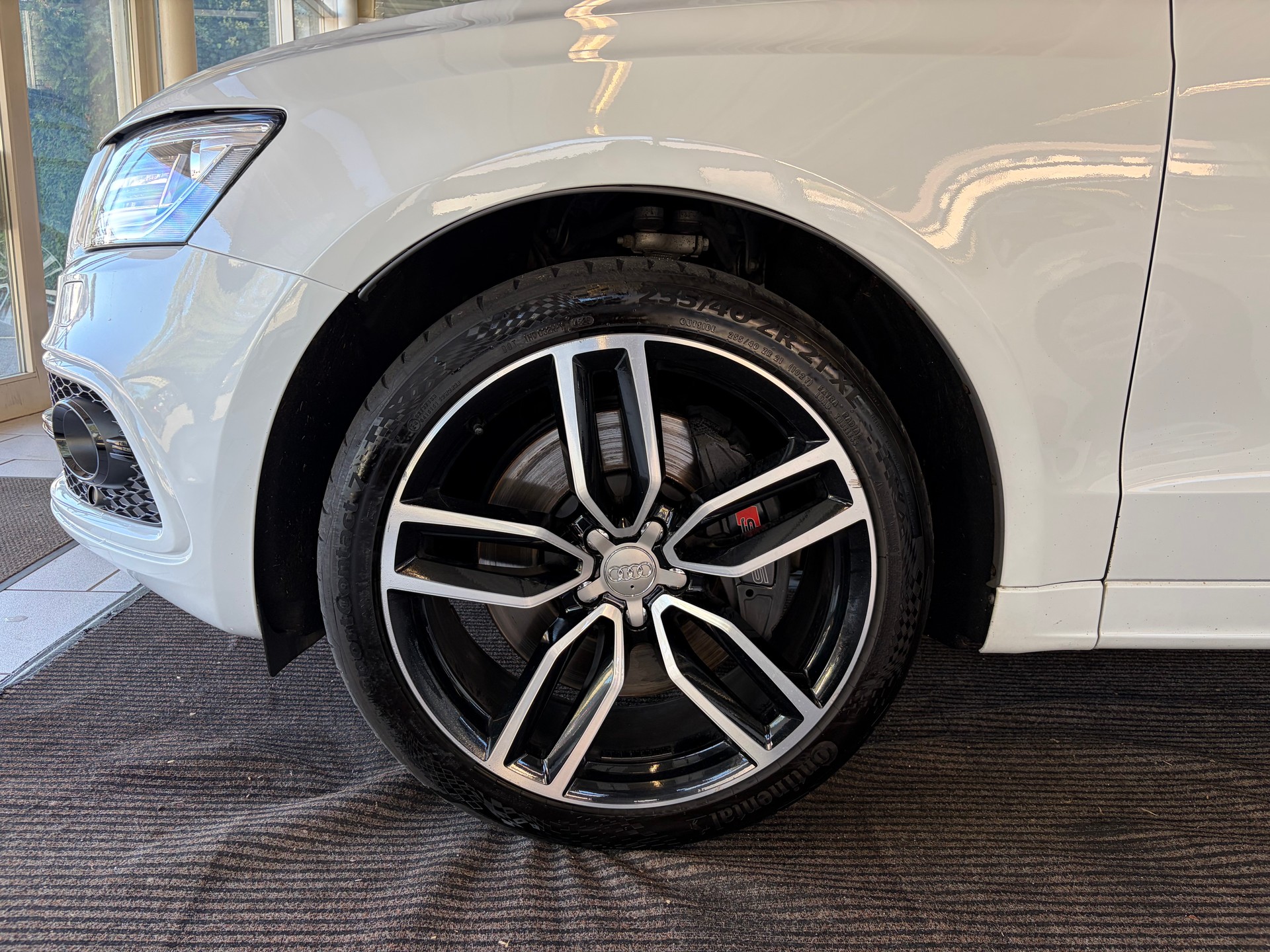 AUDI SQ5 3.0 TDI plus quattro | CH | Panorama | Black Paket | Rautensteppung Leder | DAB | B&O Sound | Kamera |-image-9