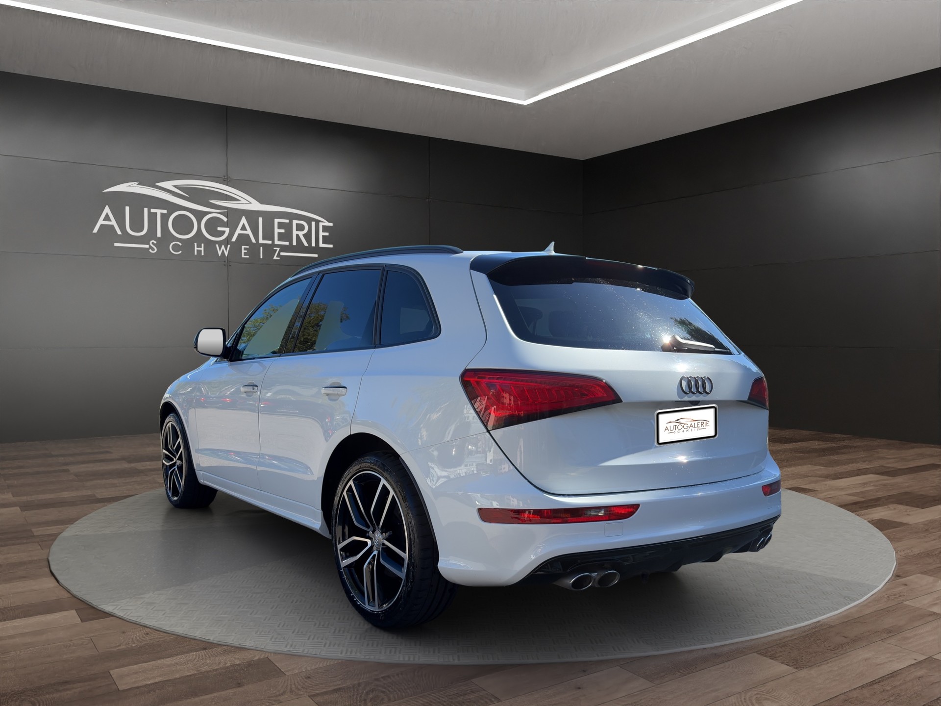 AUDI SQ5 3.0 TDI plus quattro | CH | Panorama | Black Paket | Rautensteppung Leder | DAB | B&O Sound | Kamera |-showroom-element-2