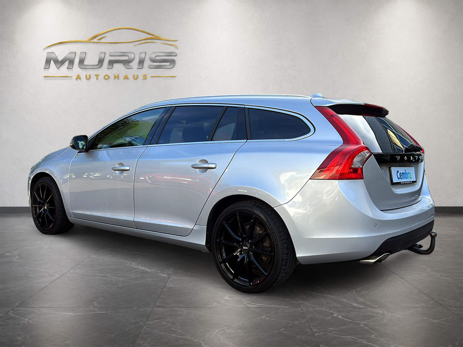 VOLVO V60 D5 Summum Geartronic| Xenon | Leder | Tempomat | Einparkhilfe | 17" Alufelgen-image-2