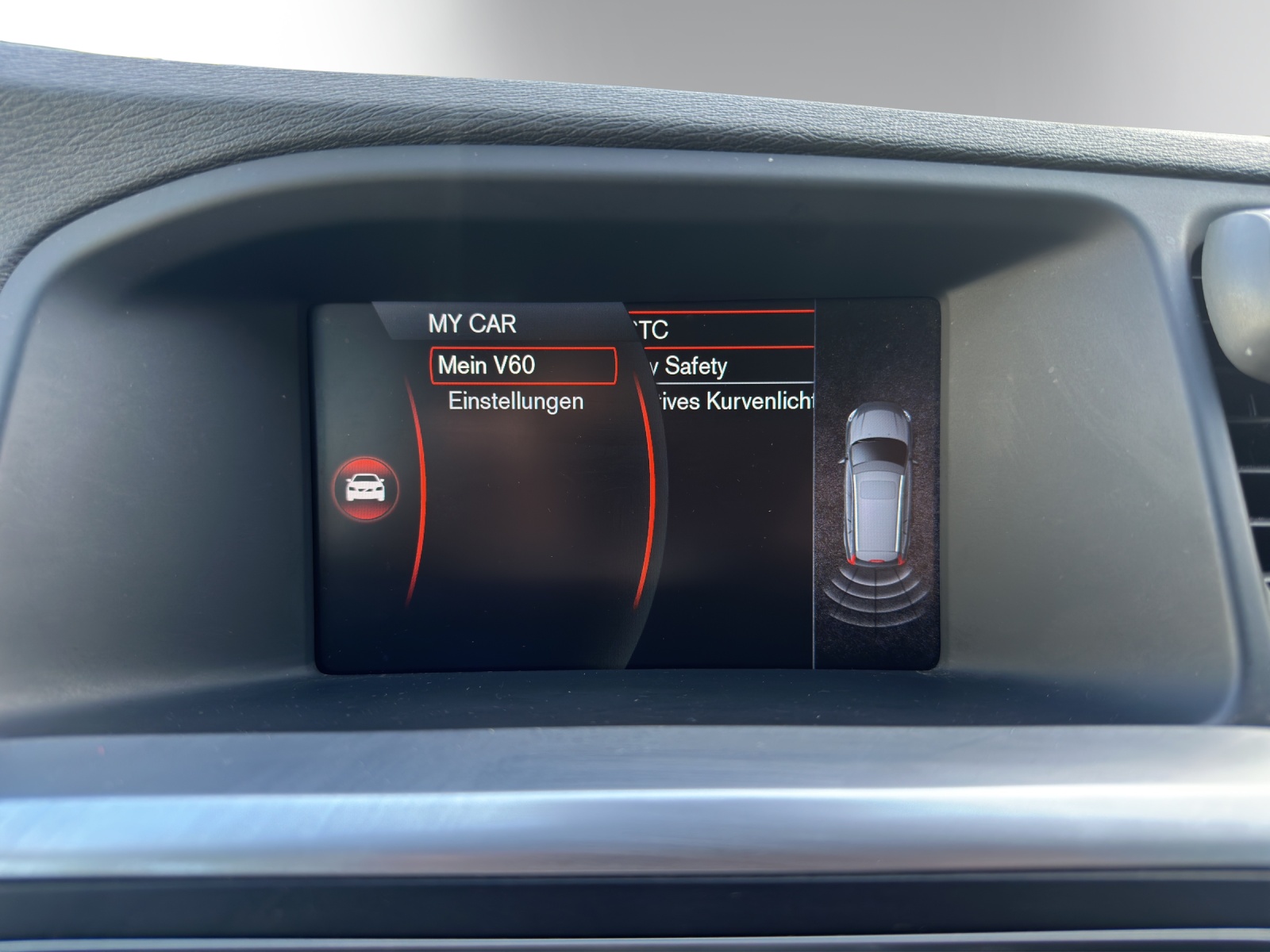 VOLVO V60 D5 Summum Geartronic| Xenon | Leder | Tempomat | Einparkhilfe | 17" Alufelgen-image-17