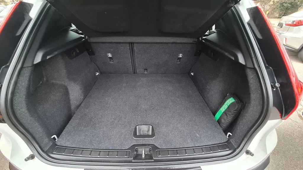 VOLVO XC40 D3 AWD Momentum Geartronic**RF-Kamera** PDC V+ H** Ab MFK **-image-6