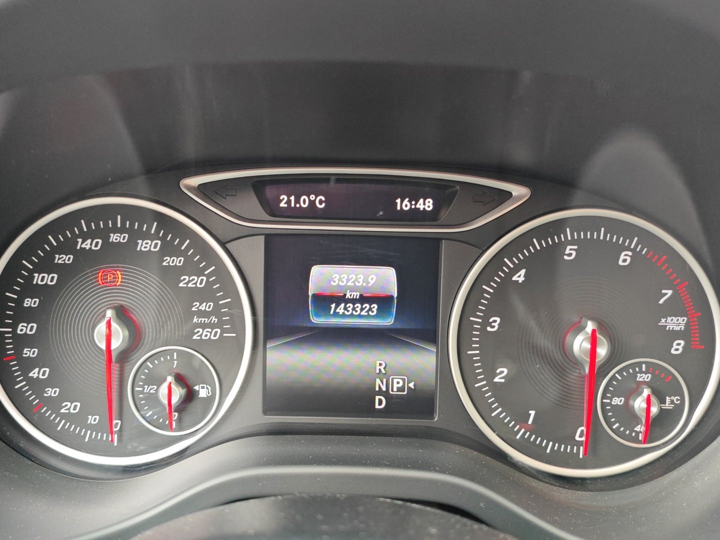 MERCEDES-BENZ GLA 220 4Matic 7G-DCT (GPS · DAB · 4x4 · Garantie)-image-19
