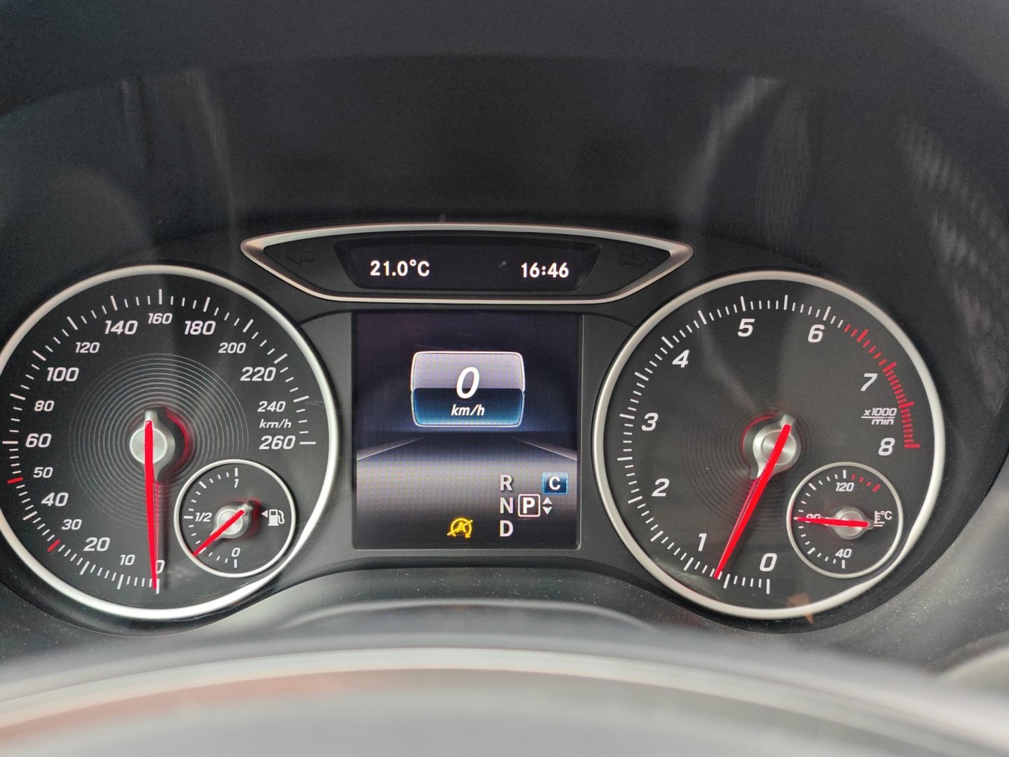 MERCEDES-BENZ GLA 220 4Matic 7G-DCT (GPS · DAB · 4x4 · Garantie)-image-18