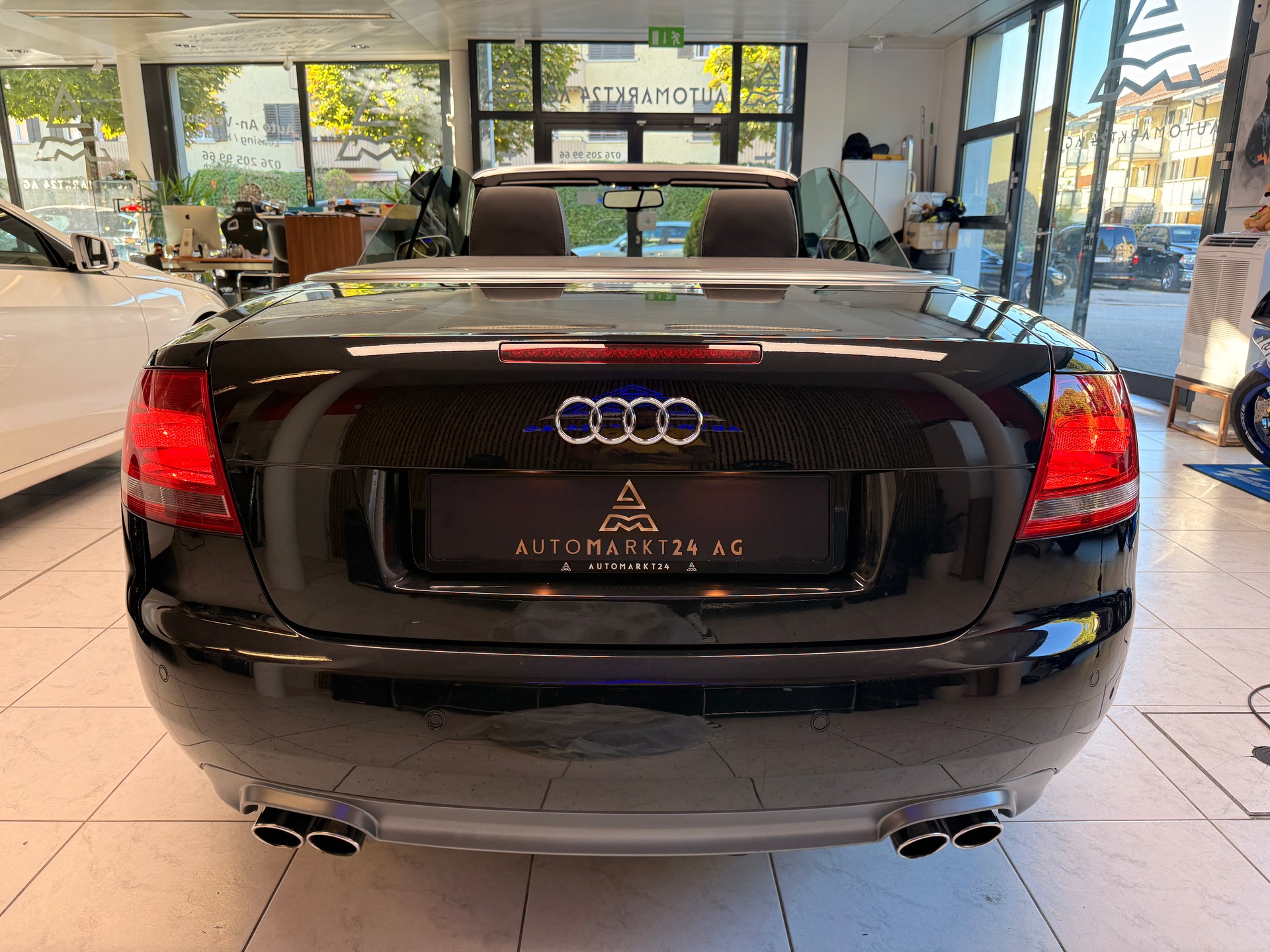 AUDI S4 Cabriolet 4.2 V8 quattro T-Tronic-image-12