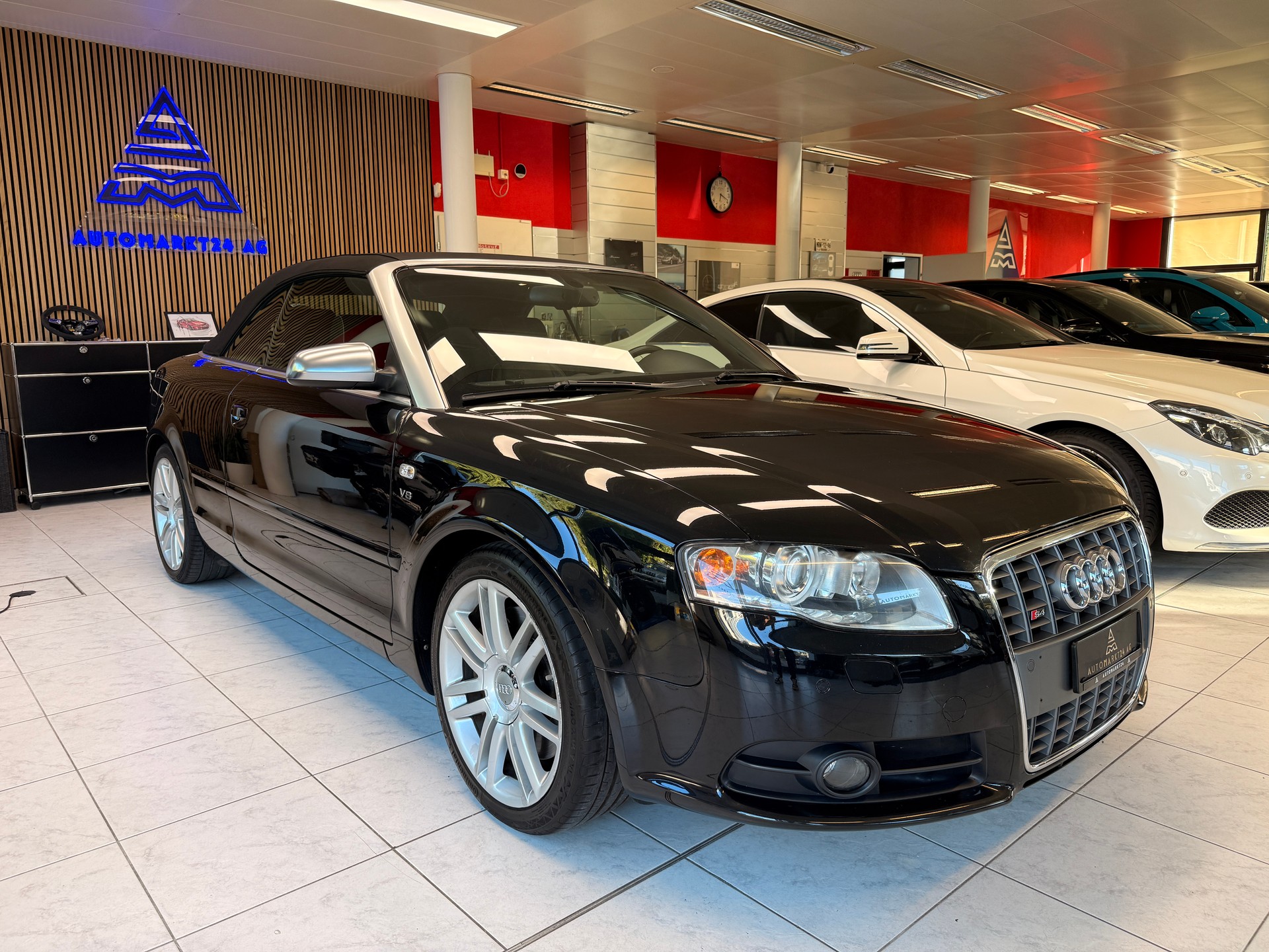 AUDI S4 Cabriolet 4.2 V8 quattro T-Tronic-image-1