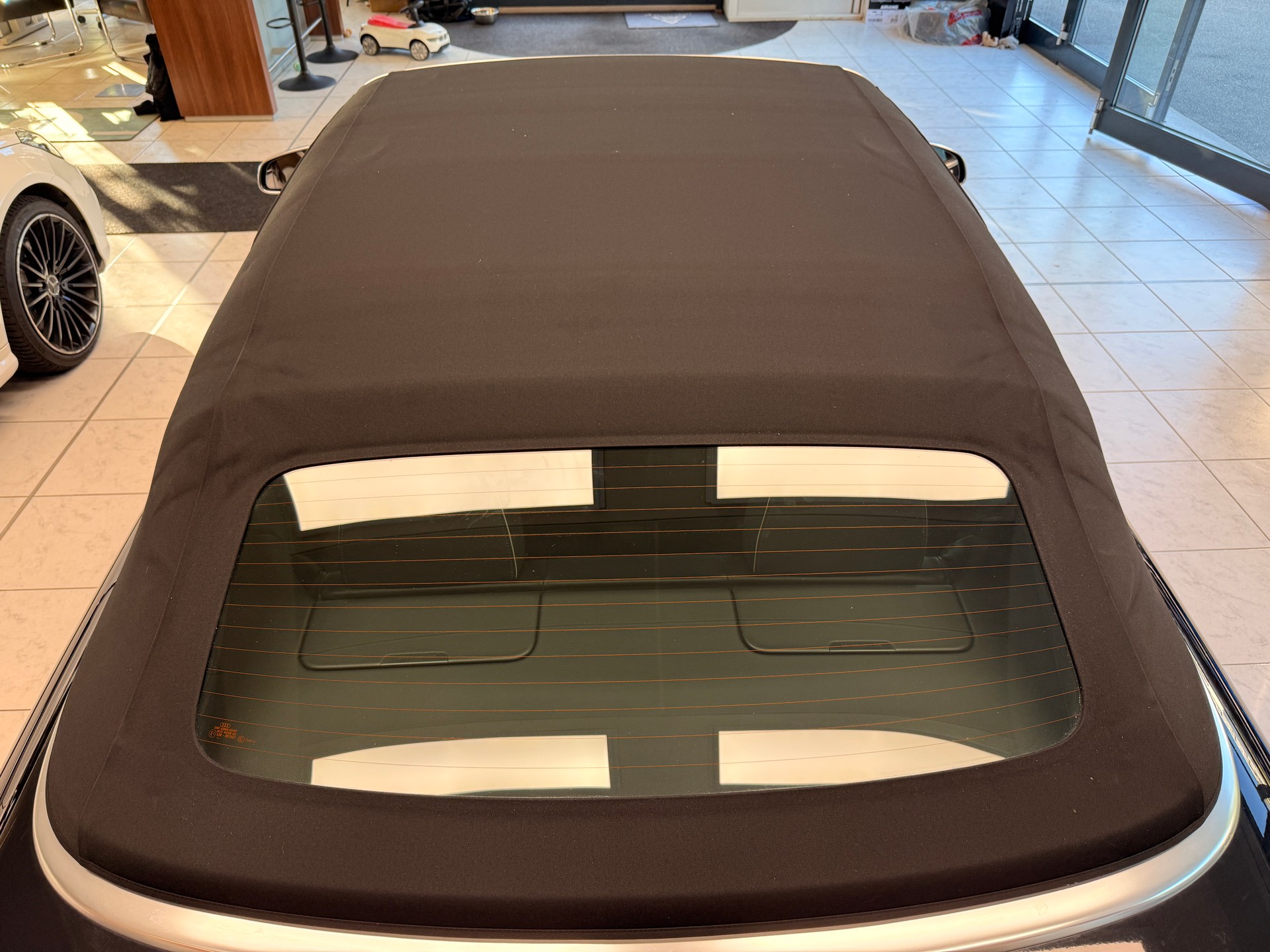 AUDI S4 Cabriolet 4.2 V8 quattro T-Tronic-image-13