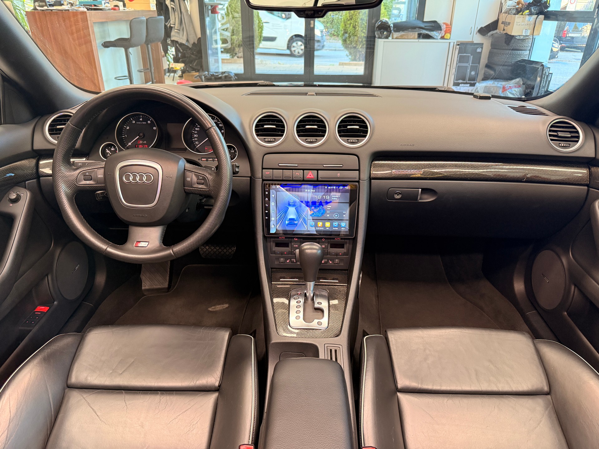 AUDI S4 Cabriolet 4.2 V8 quattro T-Tronic-image-7