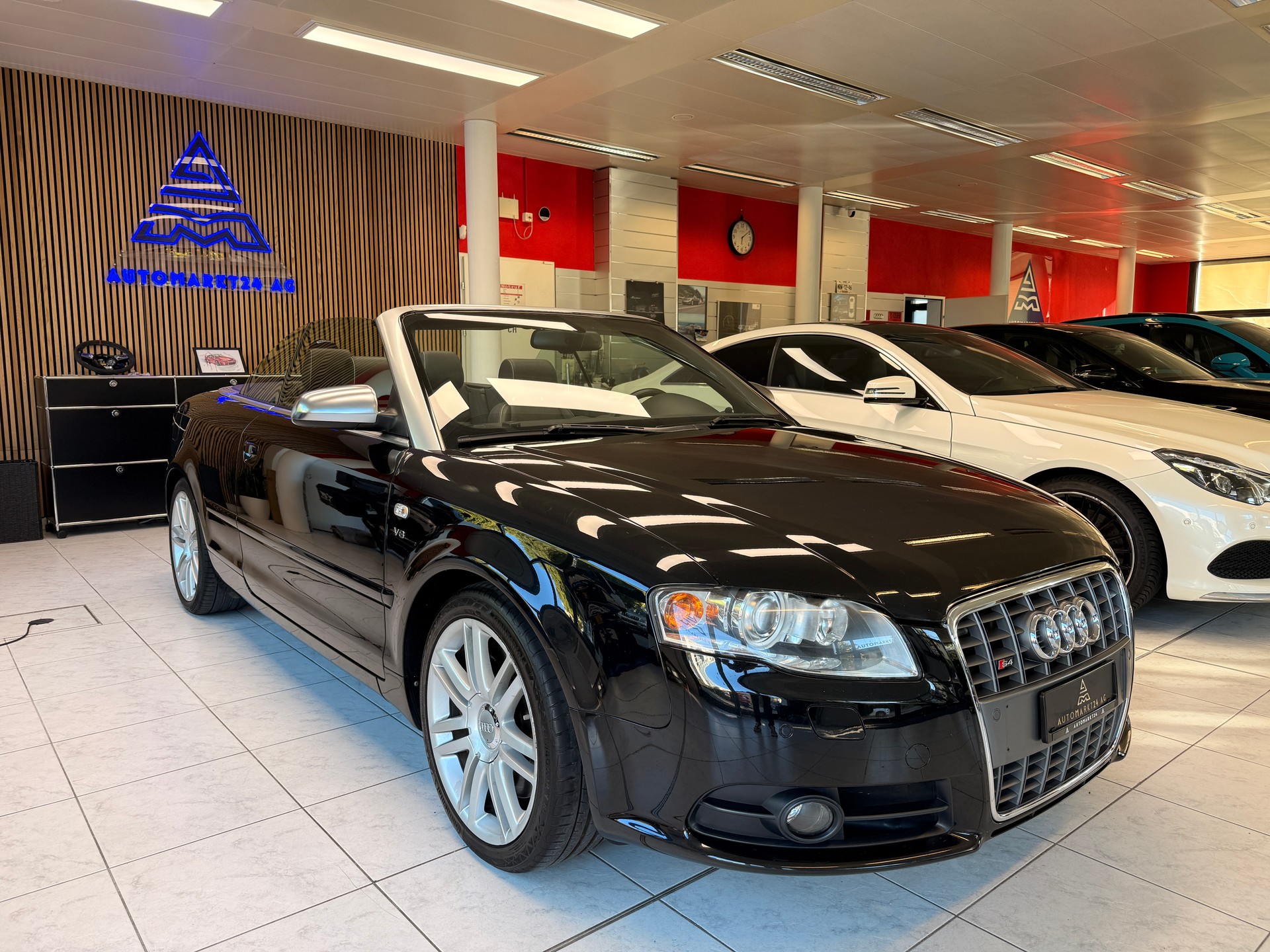 AUDI S4 Cabriolet 4.2 V8 quattro T-Tronic-image-0