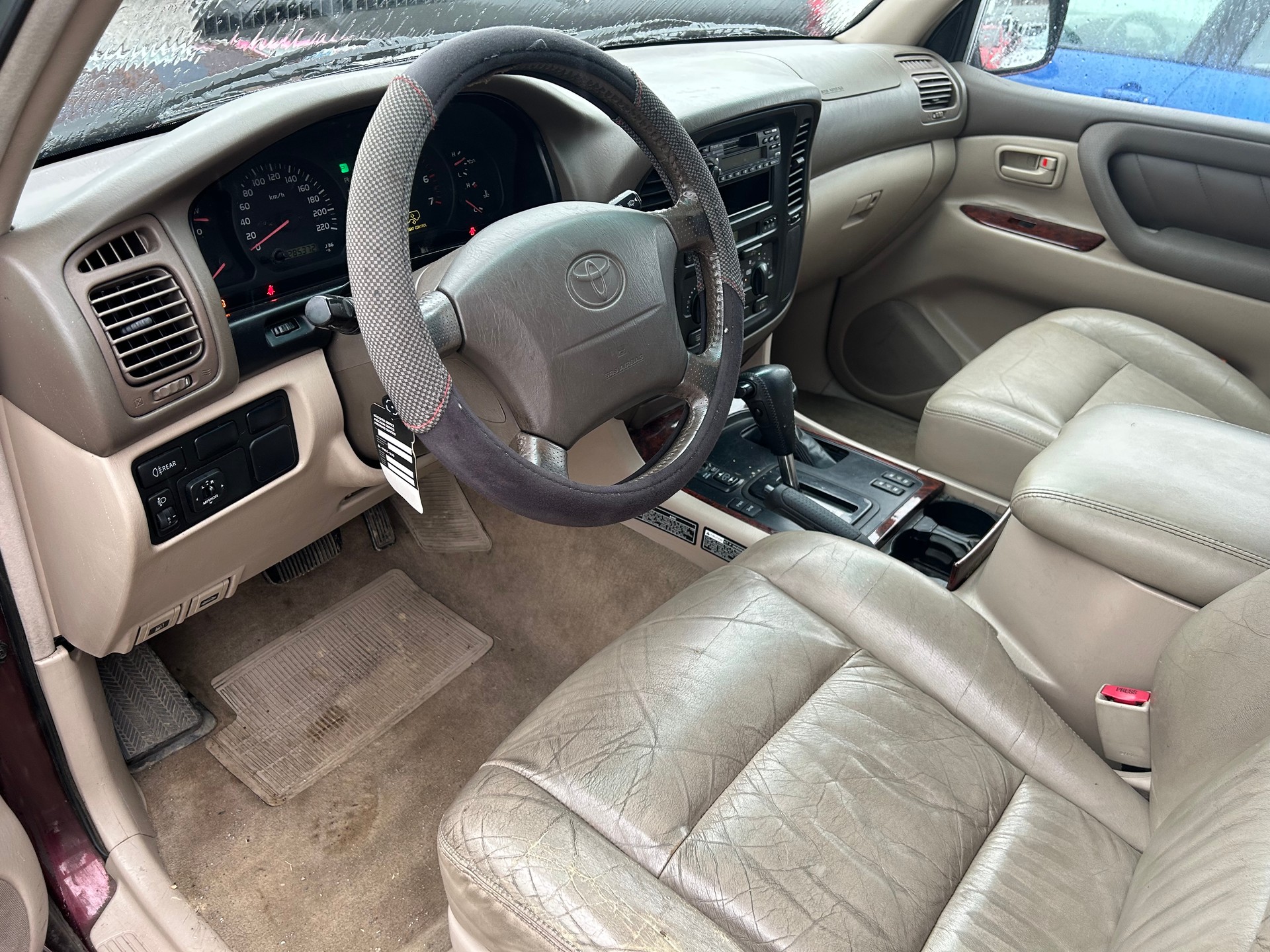 TOYOTA Land Cruiser 500 4.7-image-8