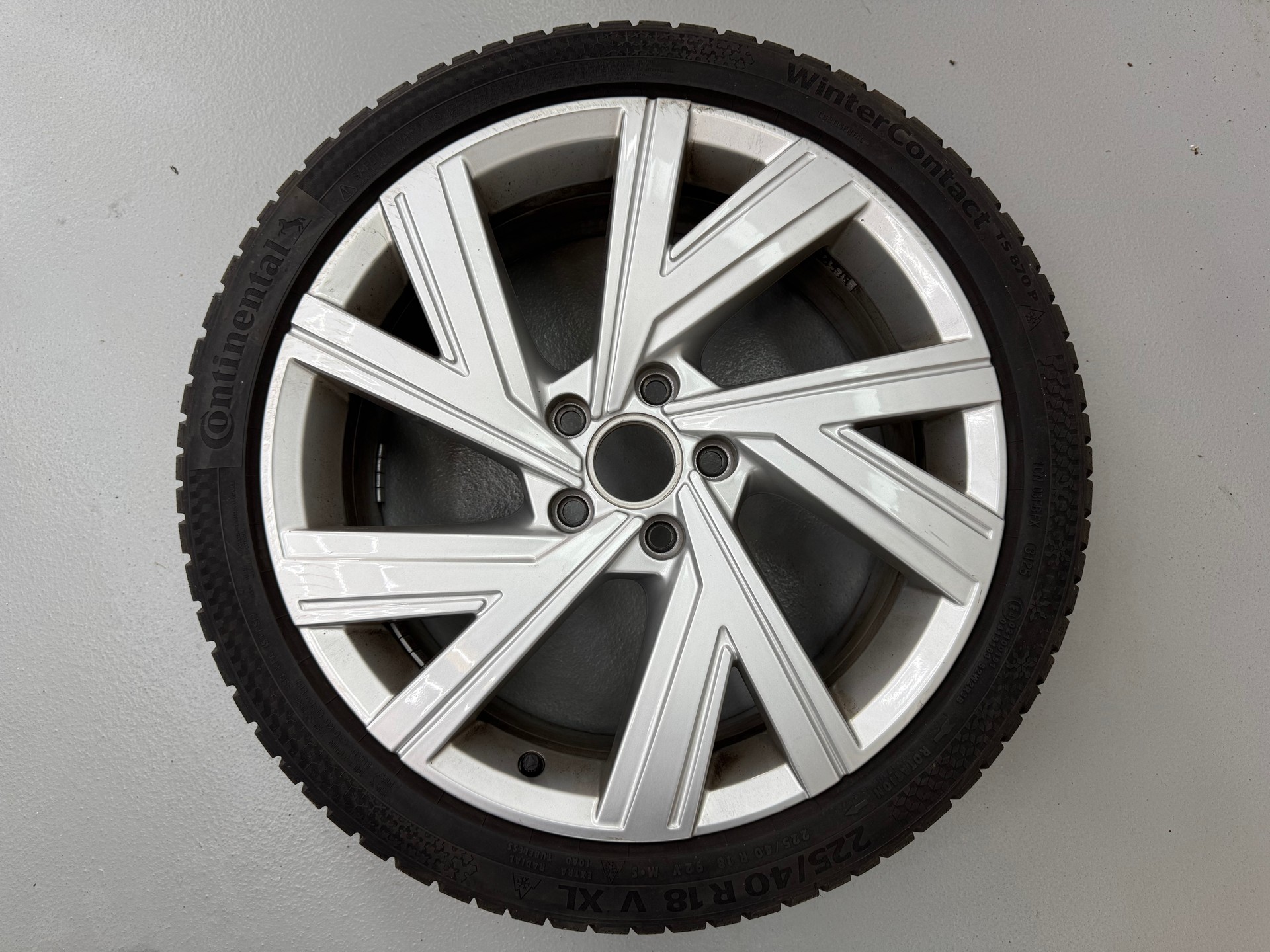 VW Golf 2.0 TSI R DSG 4Motion-image-28