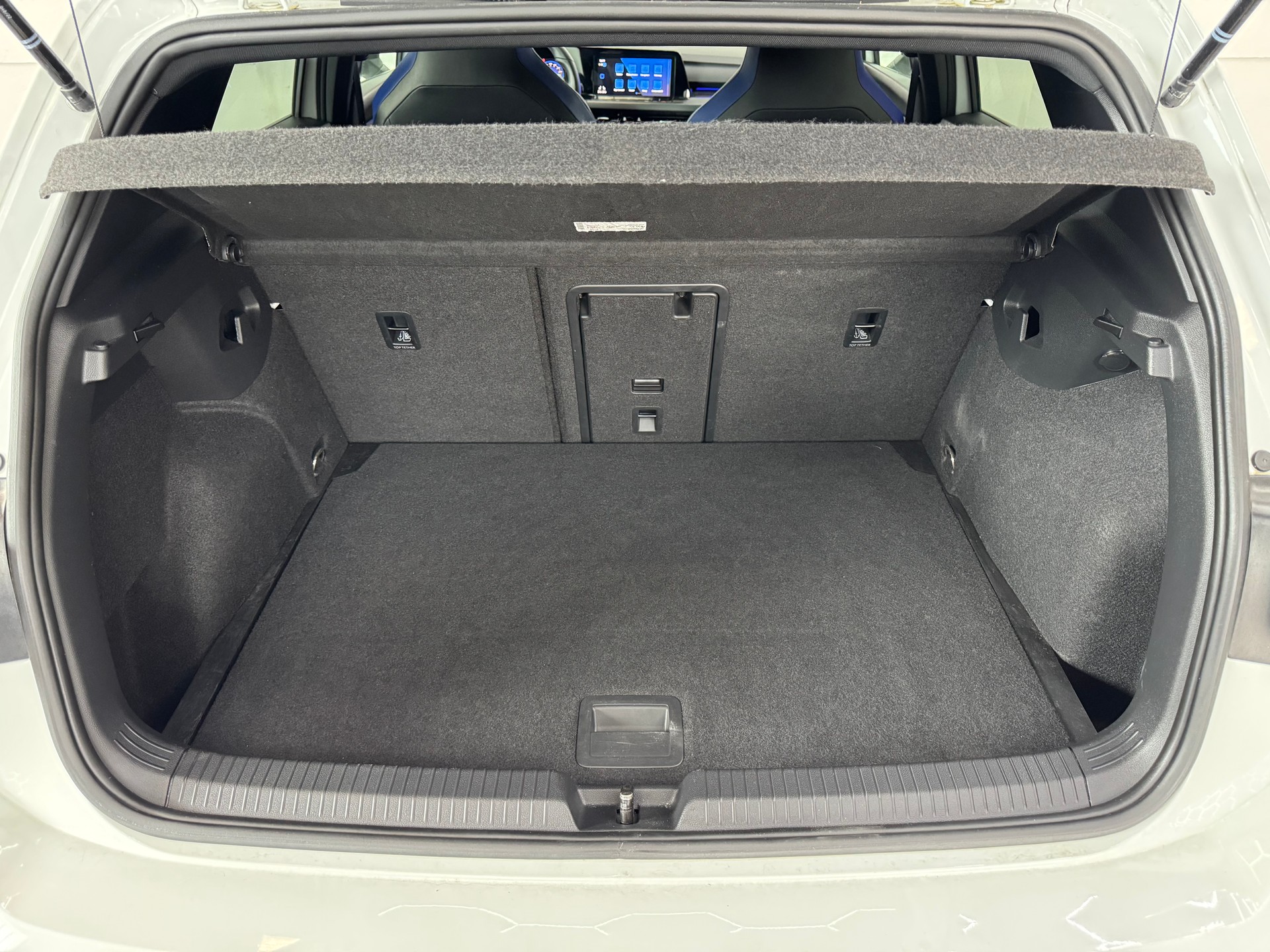 VW Golf 2.0 TSI R DSG 4Motion-image-27