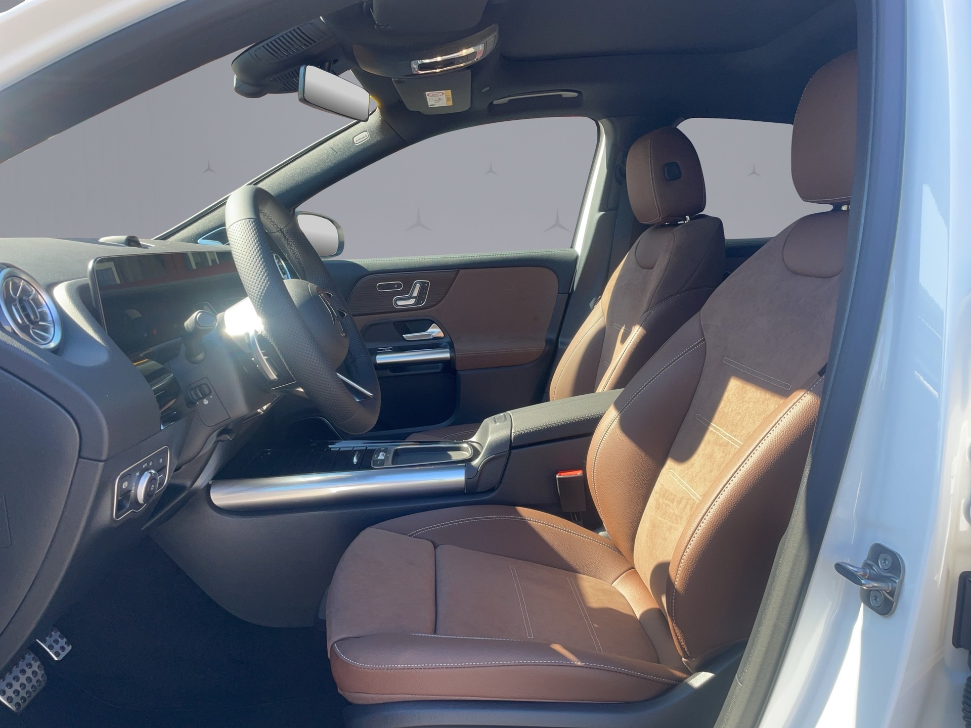 MERCEDES-BENZ GLA-Klasse H247 GLA 250 Swiss Star AMG Line 4matic-image-9