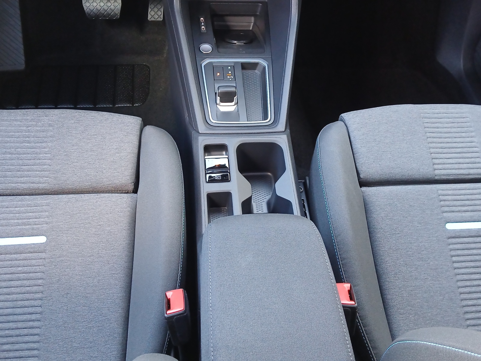 FORD Tourneo Connect 1.5 EcoBoost 150 Active PHEV-image-11