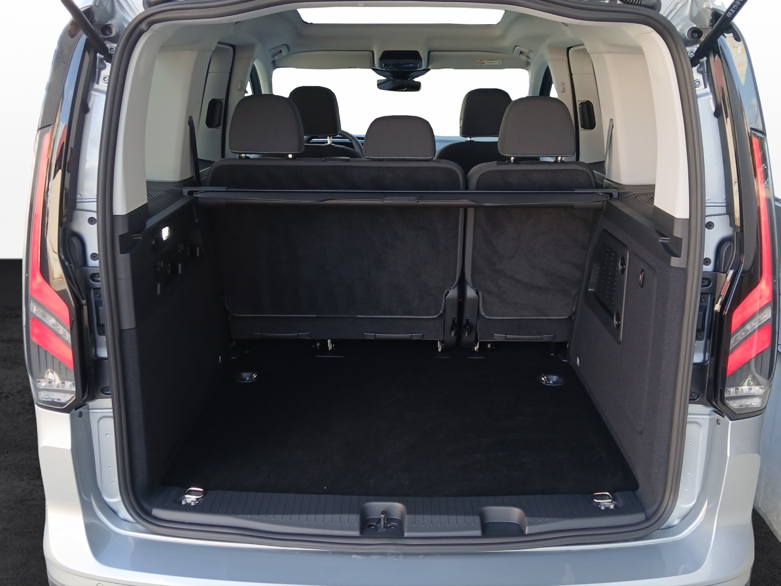 FORD Tourneo Connect 1.5 EcoBoost 150 Active PHEV-image-13