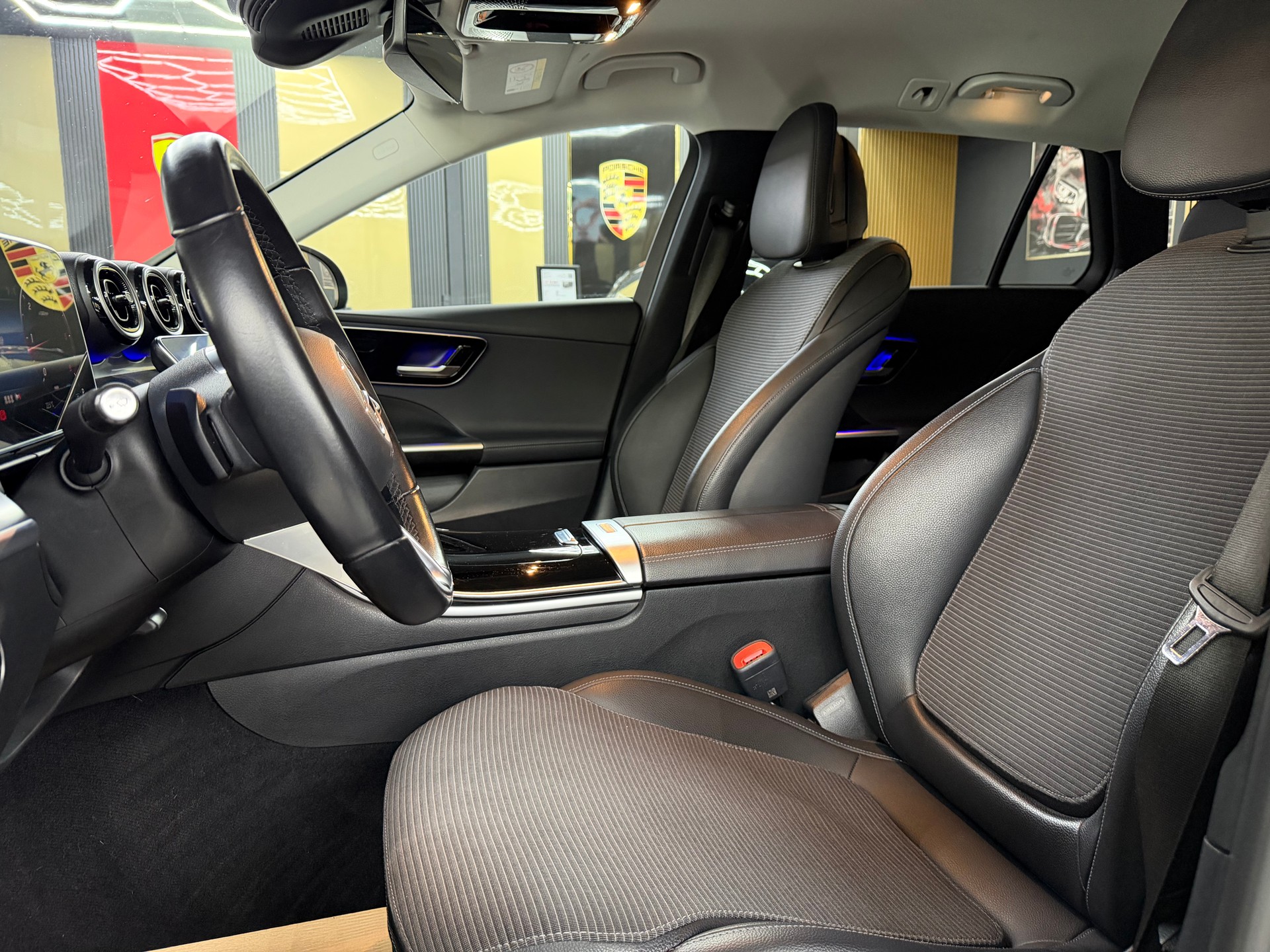 MERCEDES-BENZ C 220 d T 4Matic Avantgarde-image-9