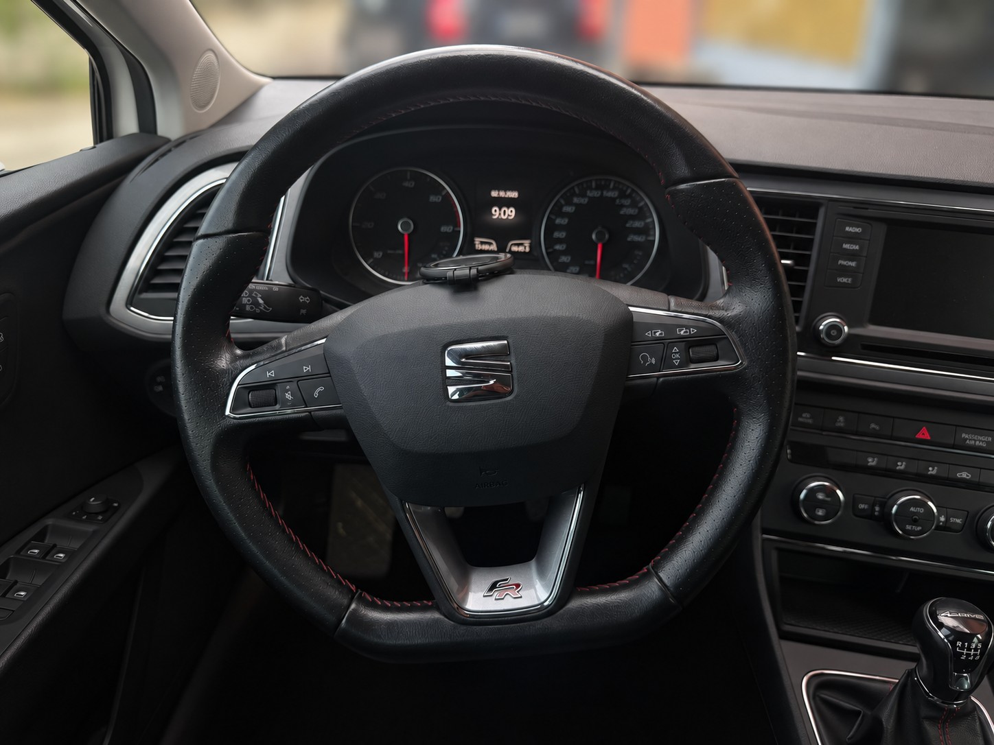 SEAT Leon ST 2.0 TDI FR 4Drive-image-10