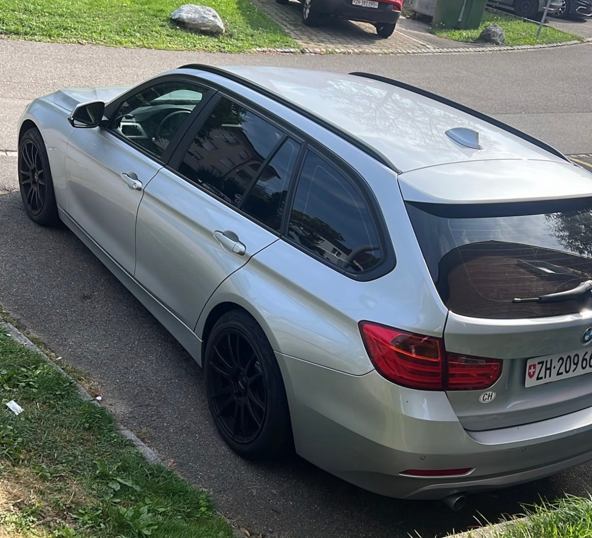 BMW 318d Touring Sport Line Steptronic-image-2