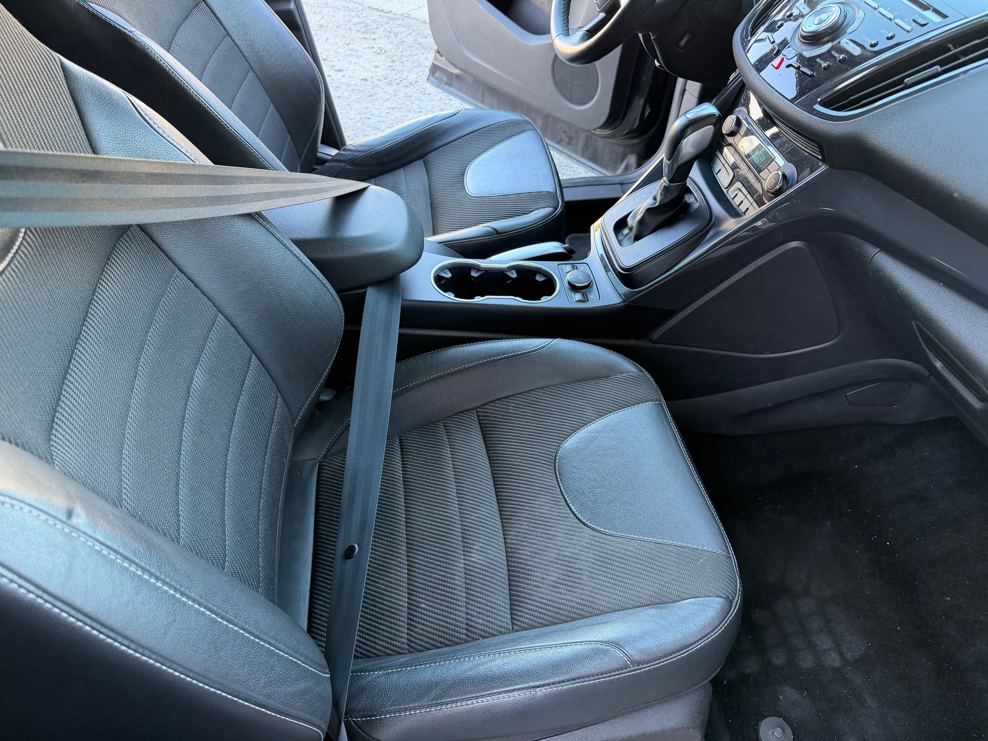 FORD Kuga 2.0 TDCi Carving 4WD PowerShift-image-11