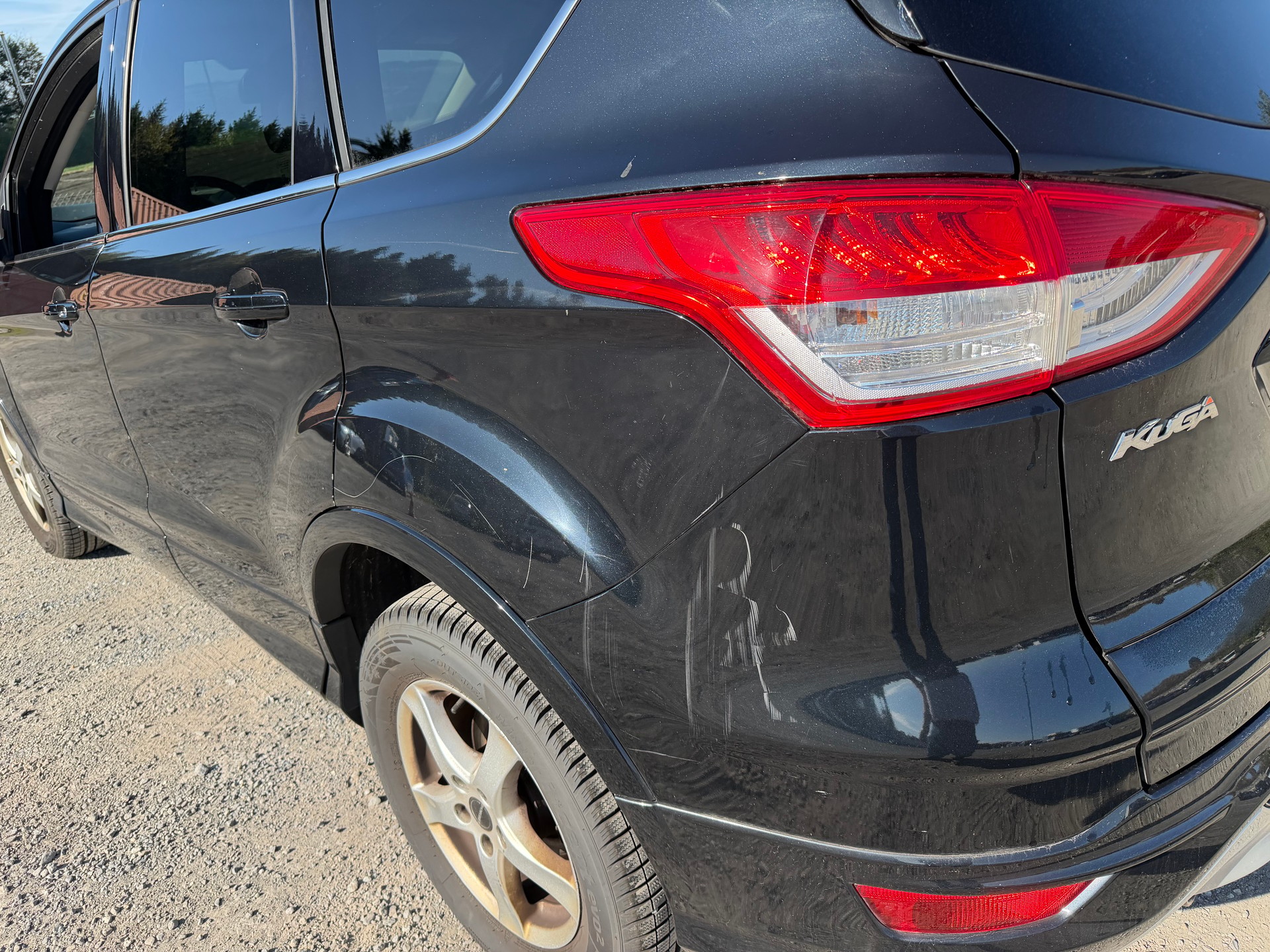 FORD Kuga 2.0 TDCi Carving 4WD PowerShift-image-13