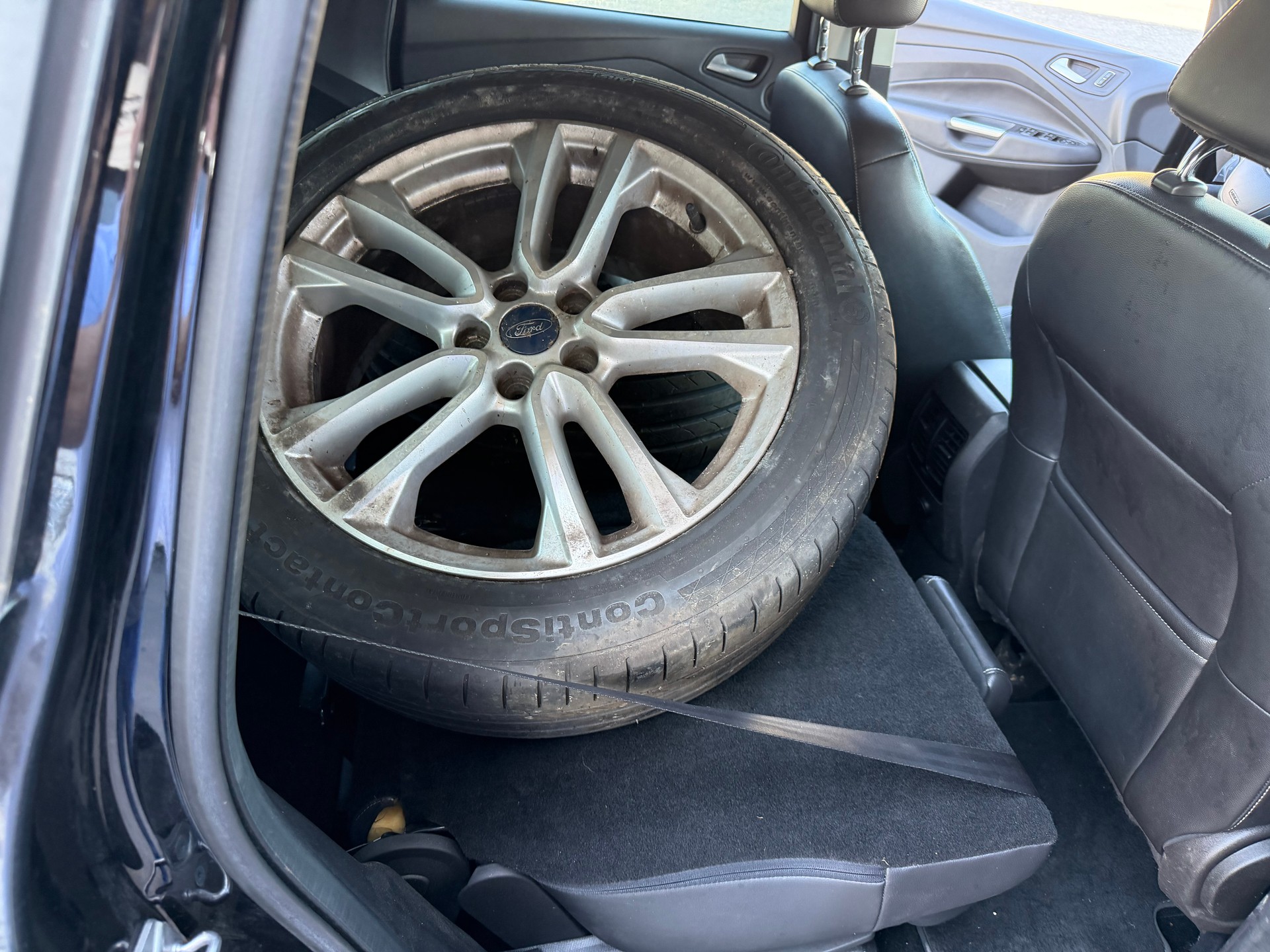 FORD Kuga 2.0 TDCi Carving 4WD PowerShift-image-12