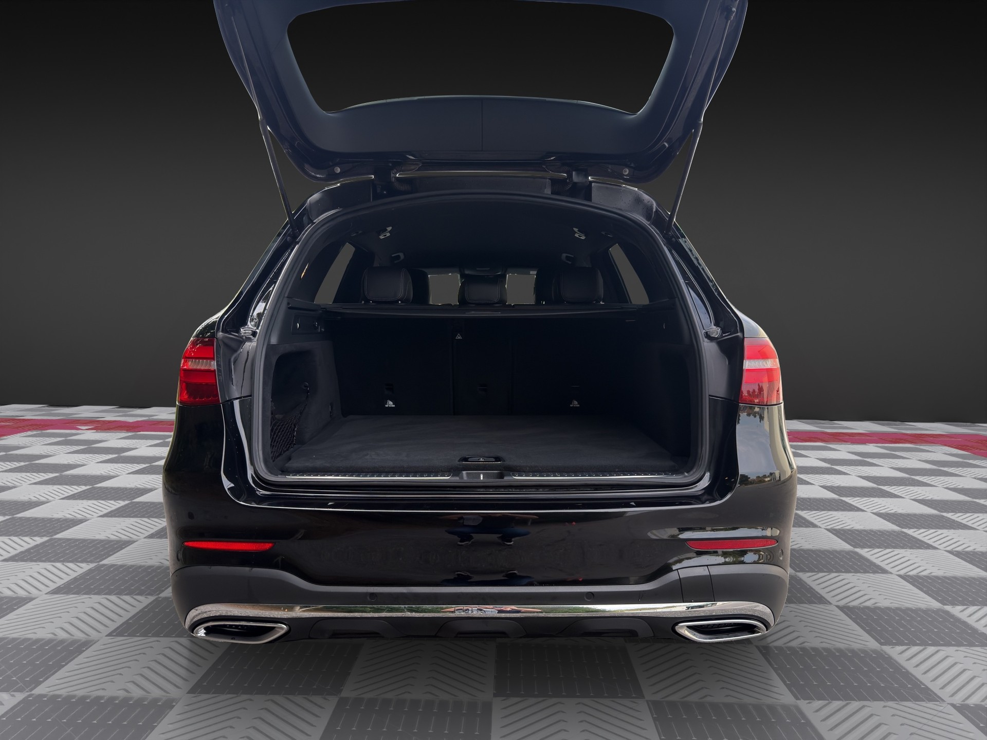 MERCEDES-BENZ GLC 250 d AMG Line 4Matic 9G-Tronic-image-2