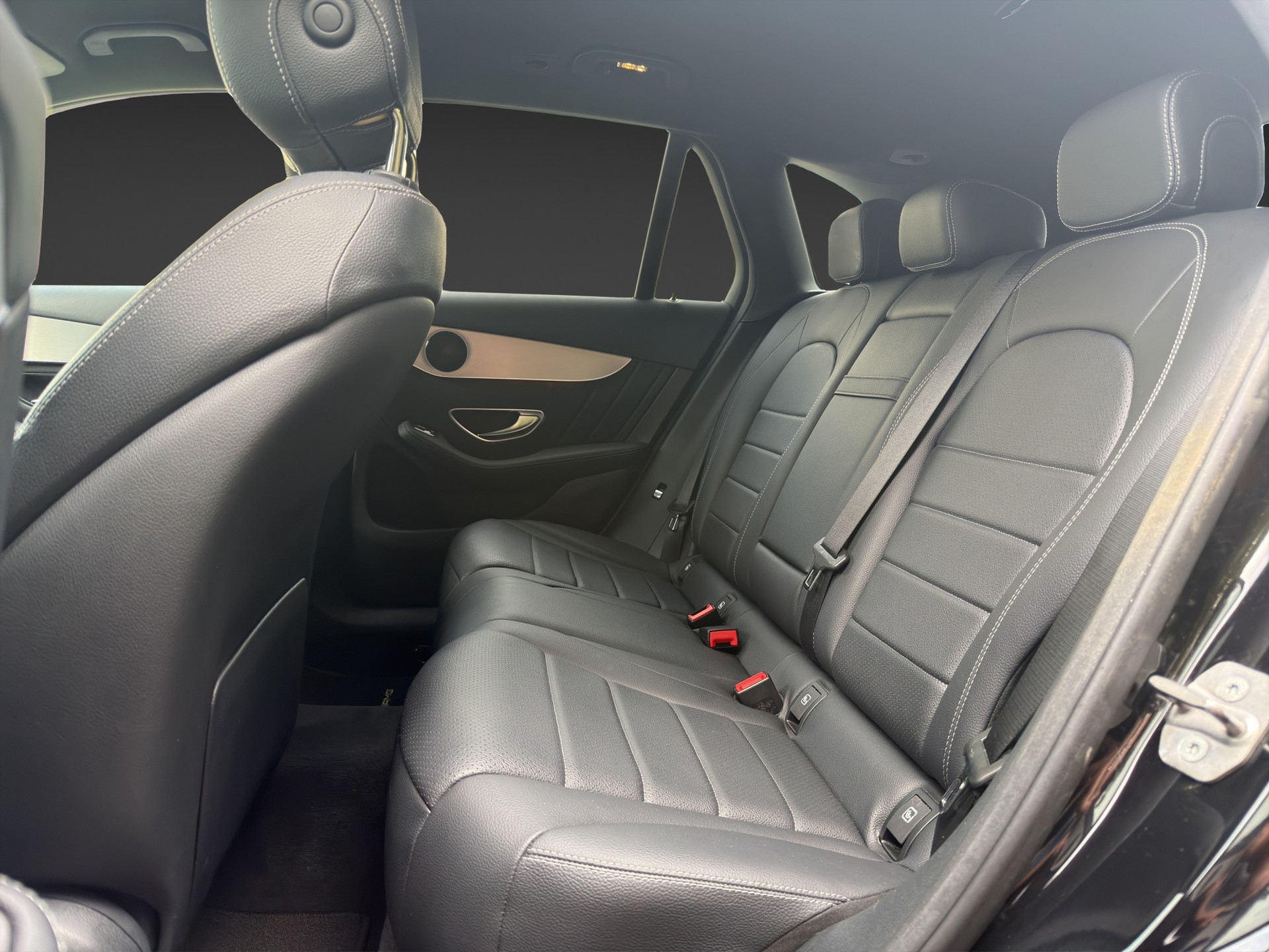 MERCEDES-BENZ GLC 250 d AMG Line 4Matic 9G-Tronic-image-12