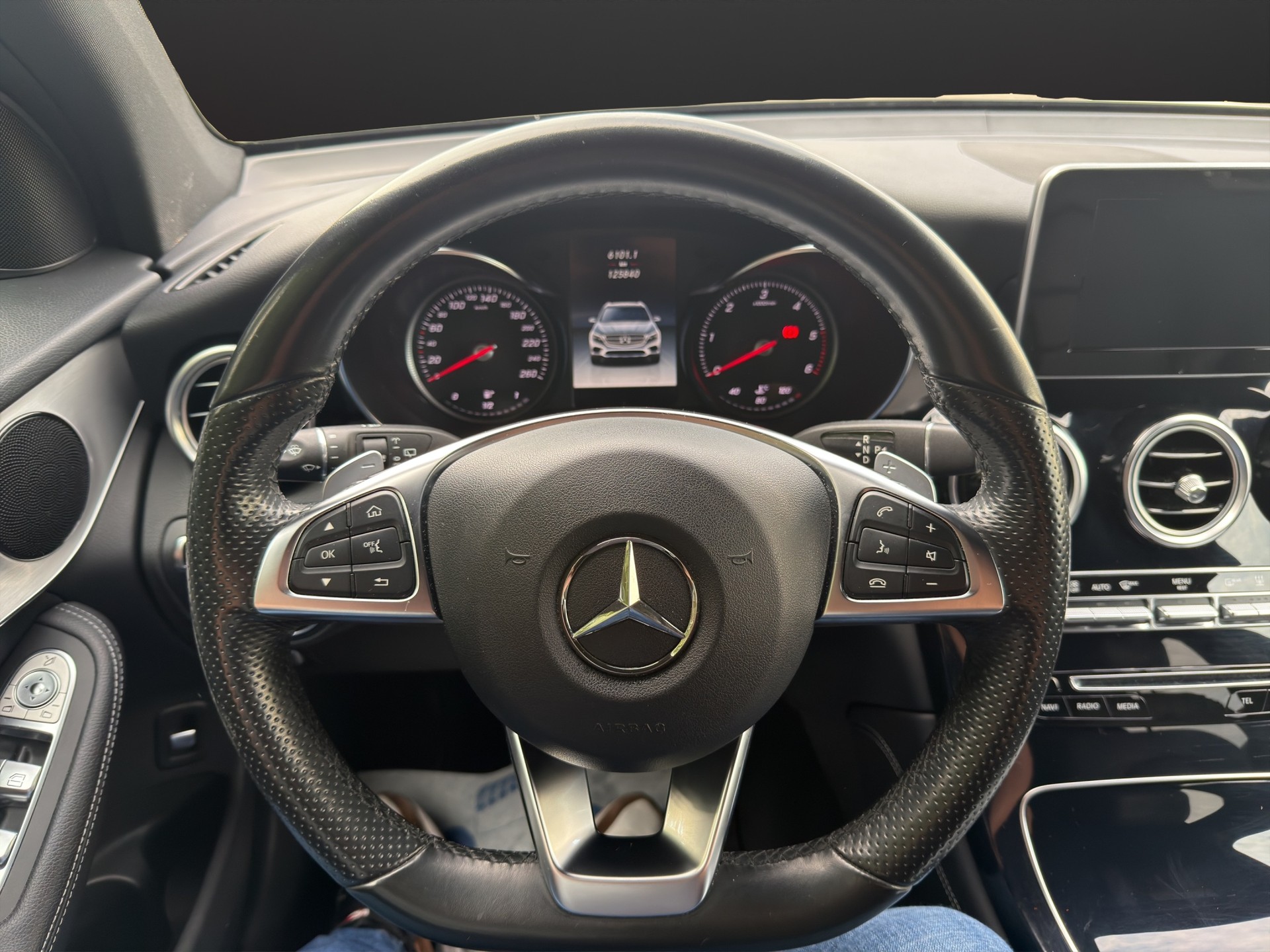 MERCEDES-BENZ GLC 250 d AMG Line 4Matic 9G-Tronic-image-13