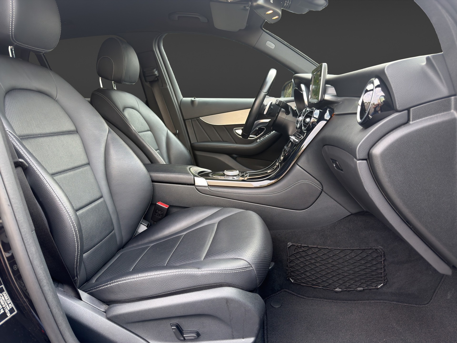 MERCEDES-BENZ GLC 250 d AMG Line 4Matic 9G-Tronic-image-11