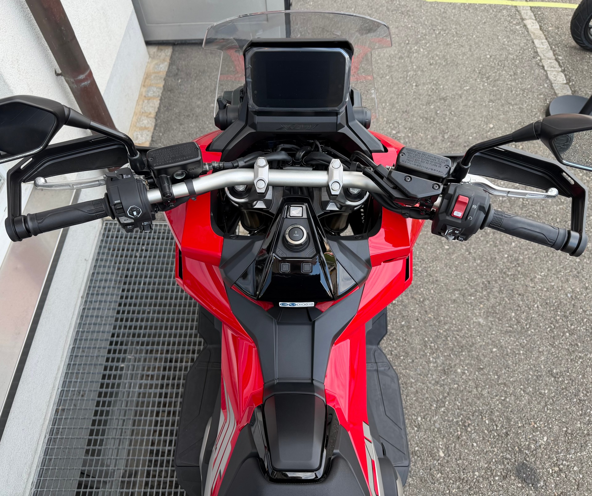 HONDA X-ADV 750 Special Edition *** 2027 ****-image-8