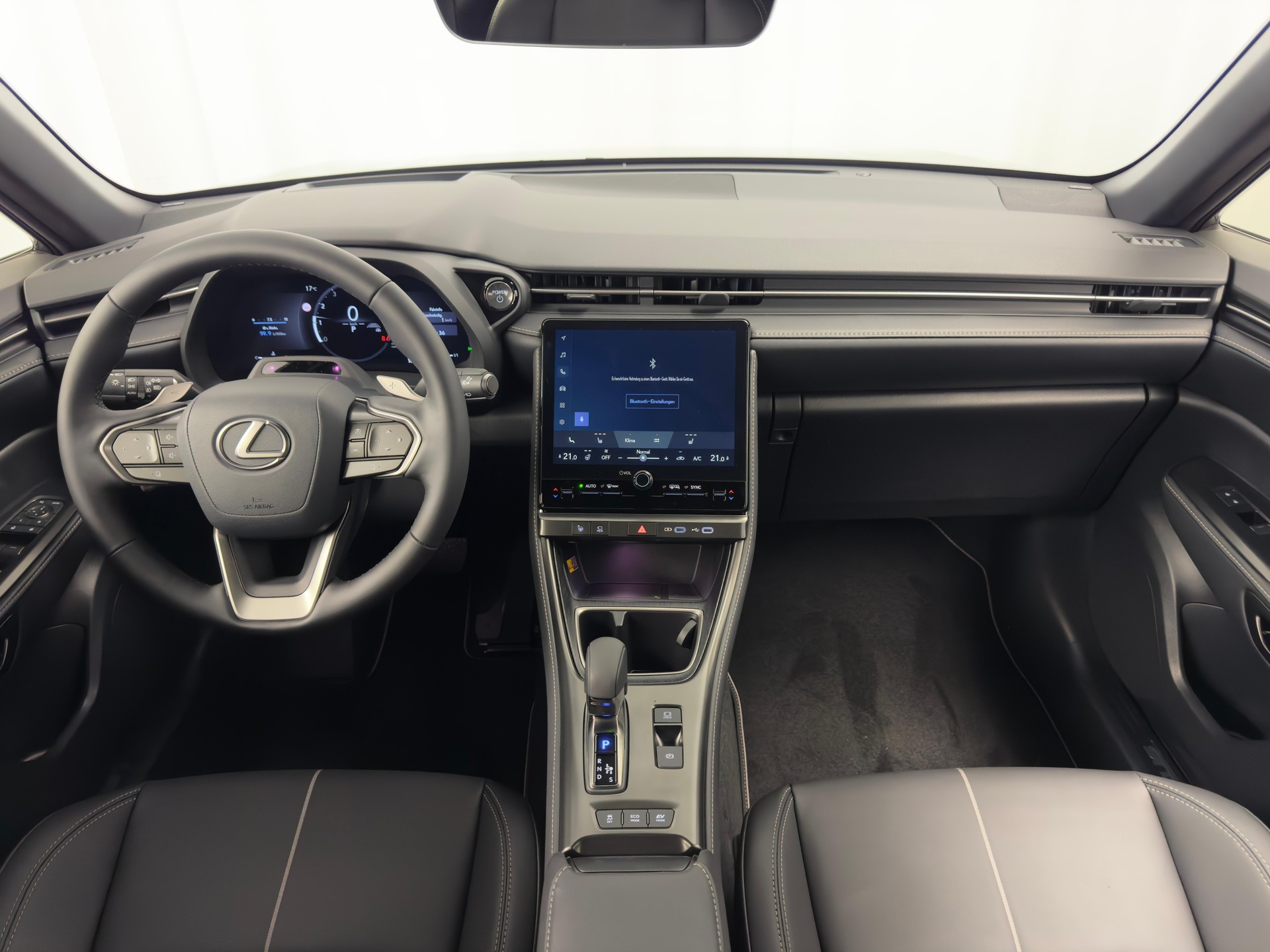 LEXUS LBX 1.5 Hybrid Relax AWD-image-23