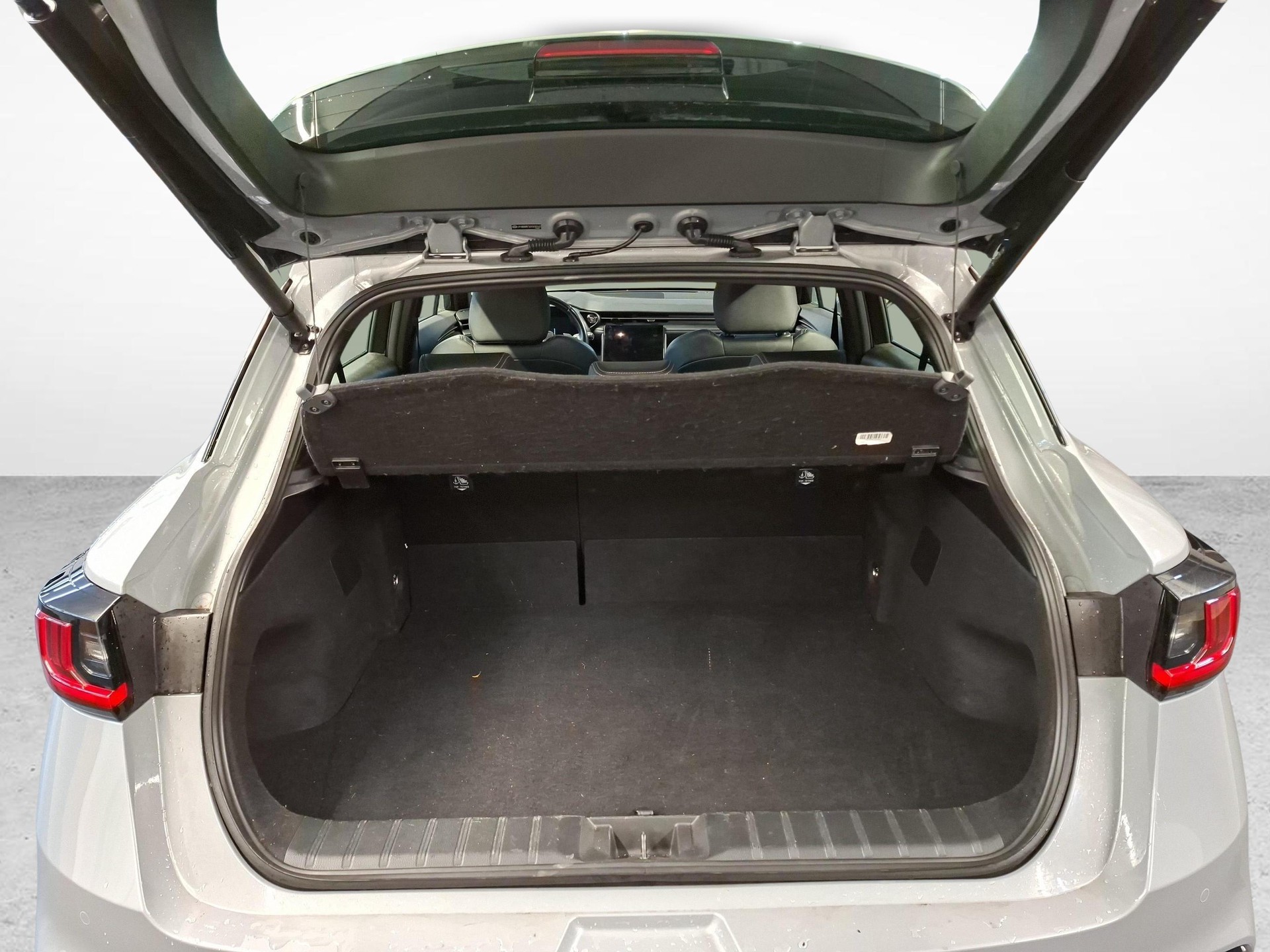 LEXUS LBX 1.5 Hybrid Relax AWD-image-9