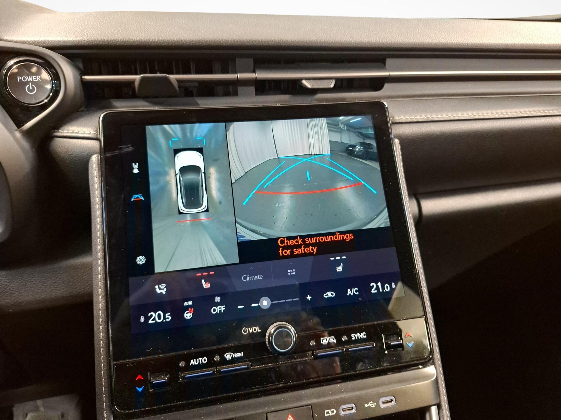 LEXUS LBX 1.5 Hybrid Relax AWD-image-10