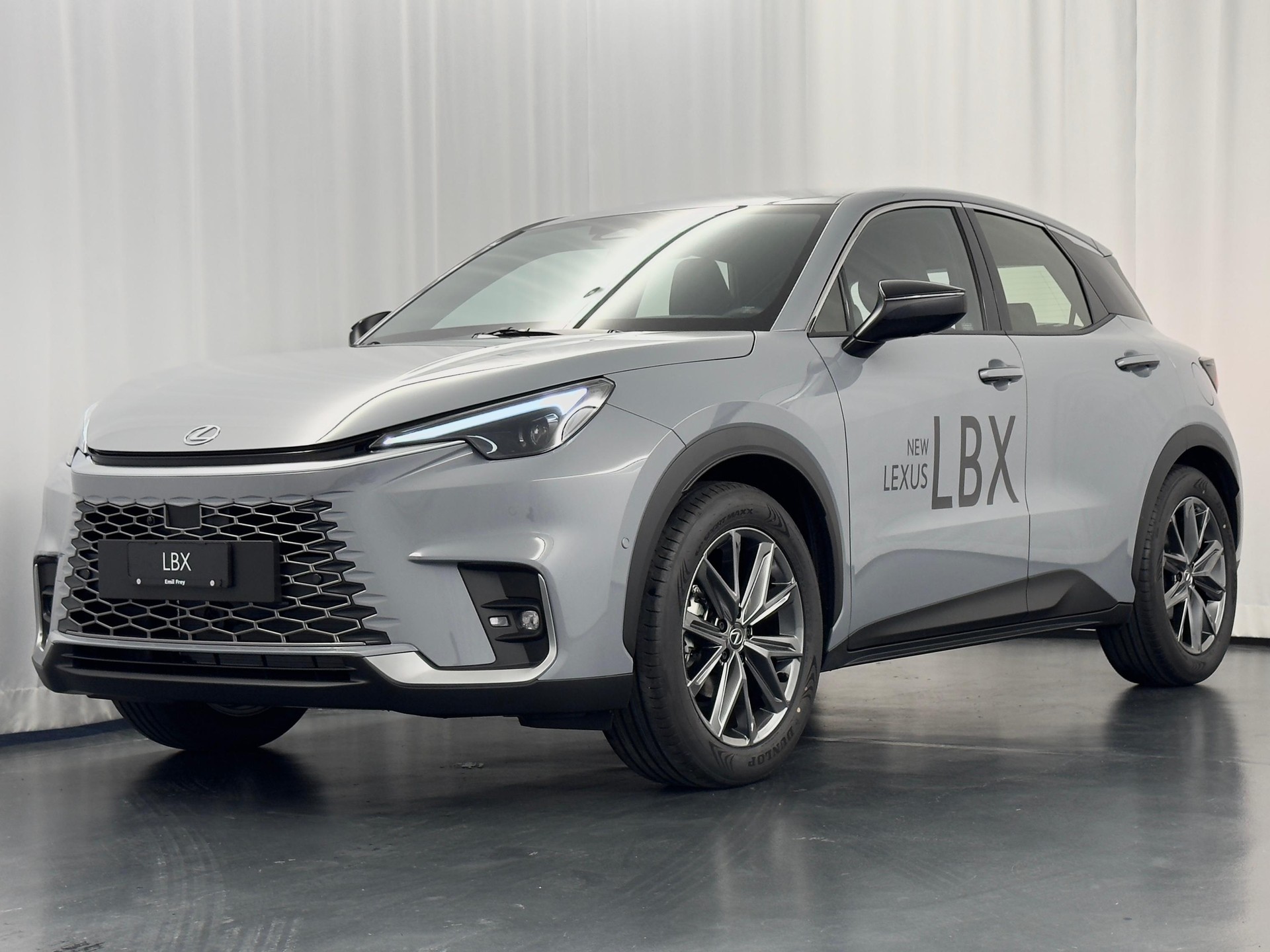 LEXUS LBX 1.5 Hybrid Relax AWD-image-16