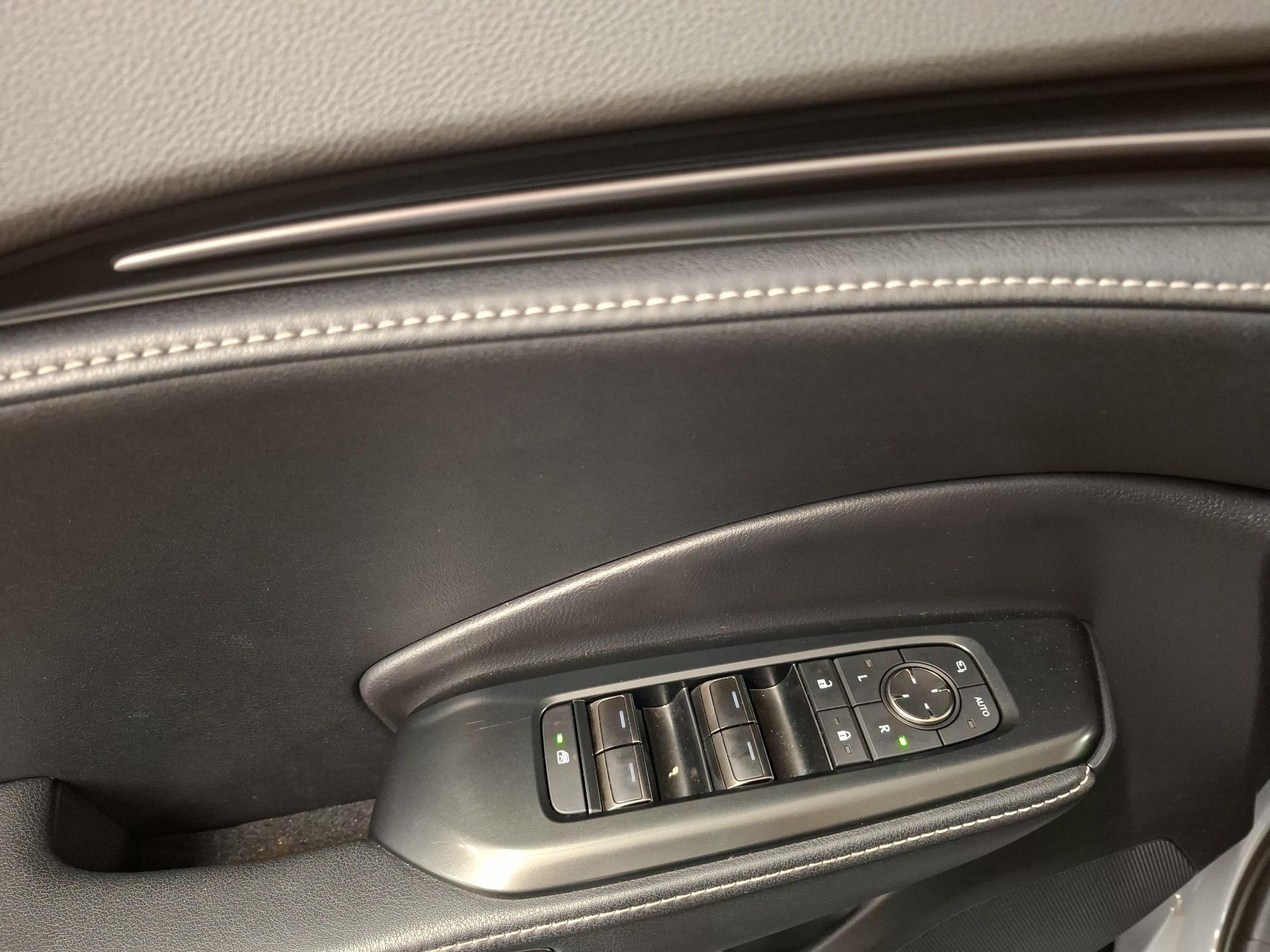 LEXUS LBX 1.5 Hybrid Relax AWD-image-14