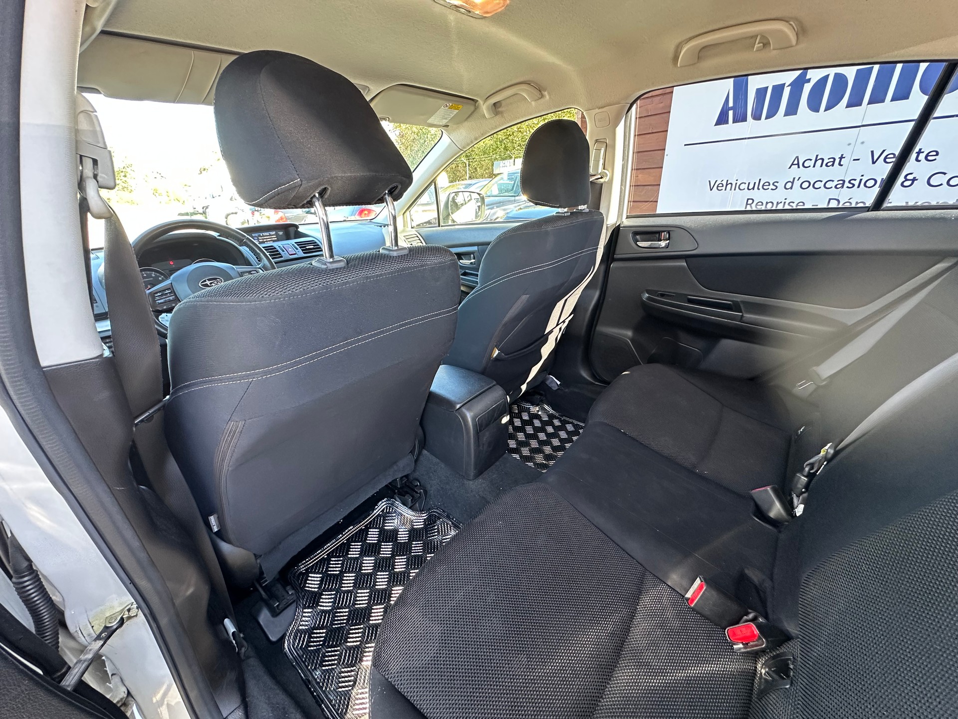 SUBARU XV 1.6 Swiss Two-image-12